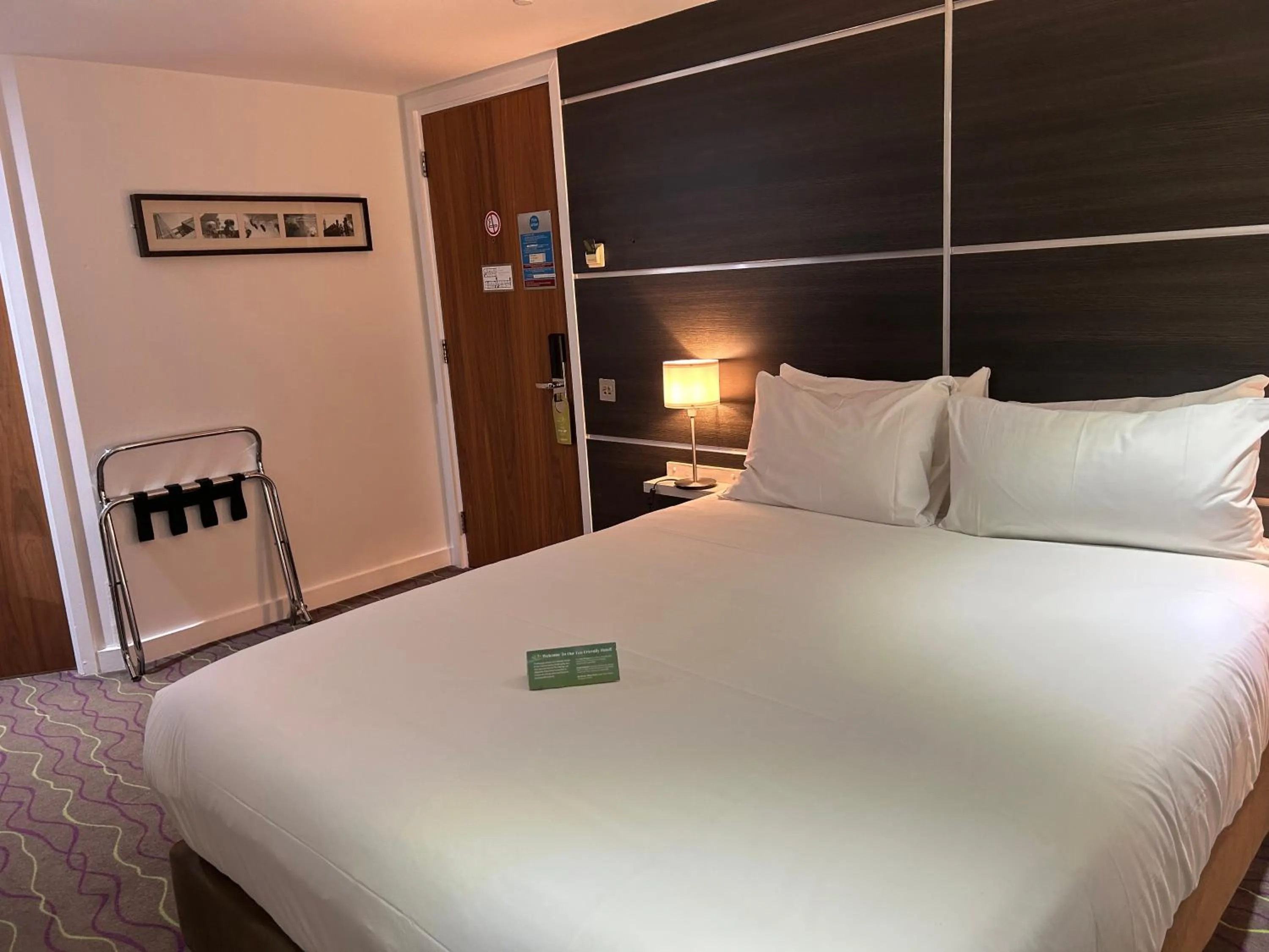 Bedroom, Bed in The Wesley Euston