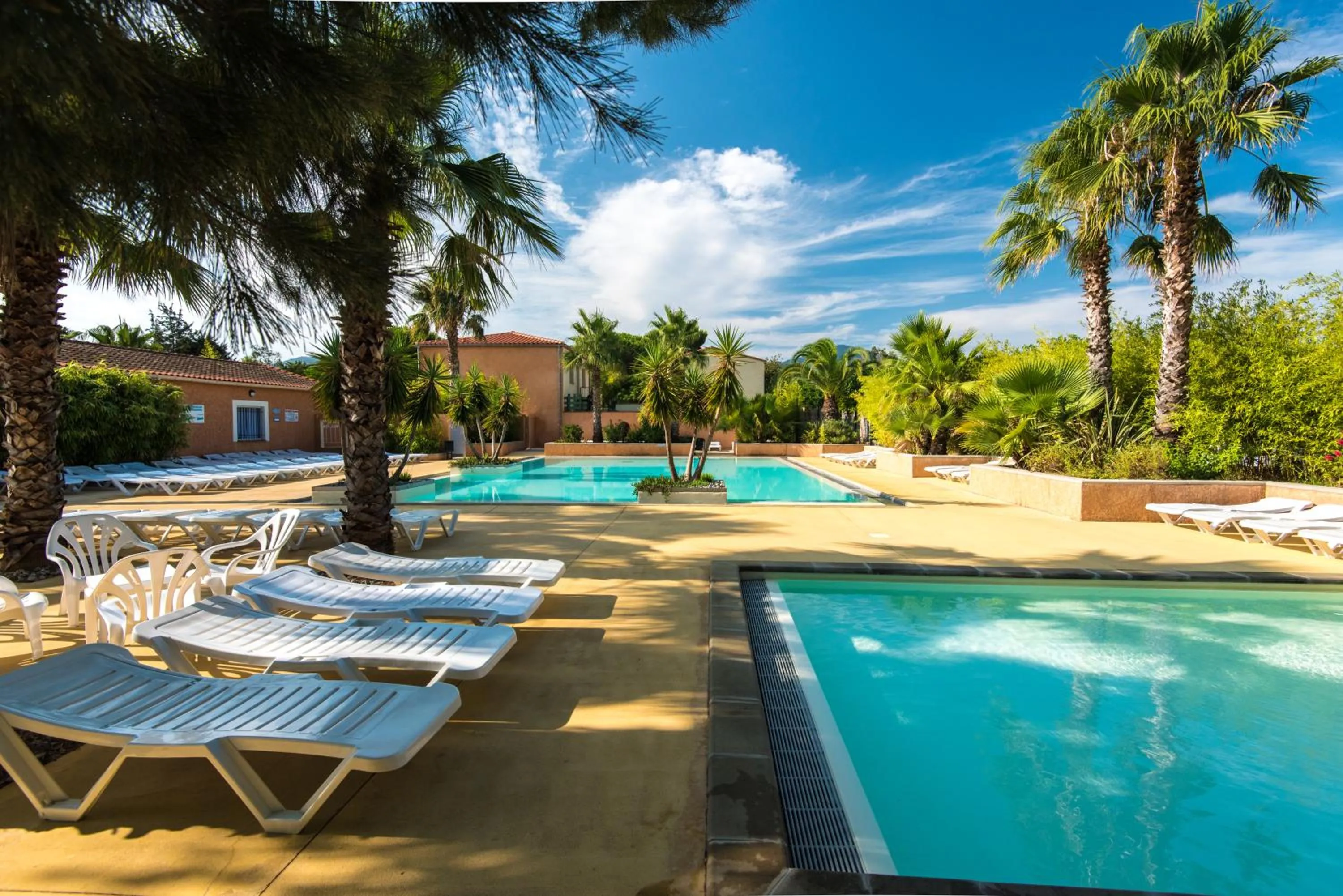 Swimming pool in Camping La Pinède Enchantée