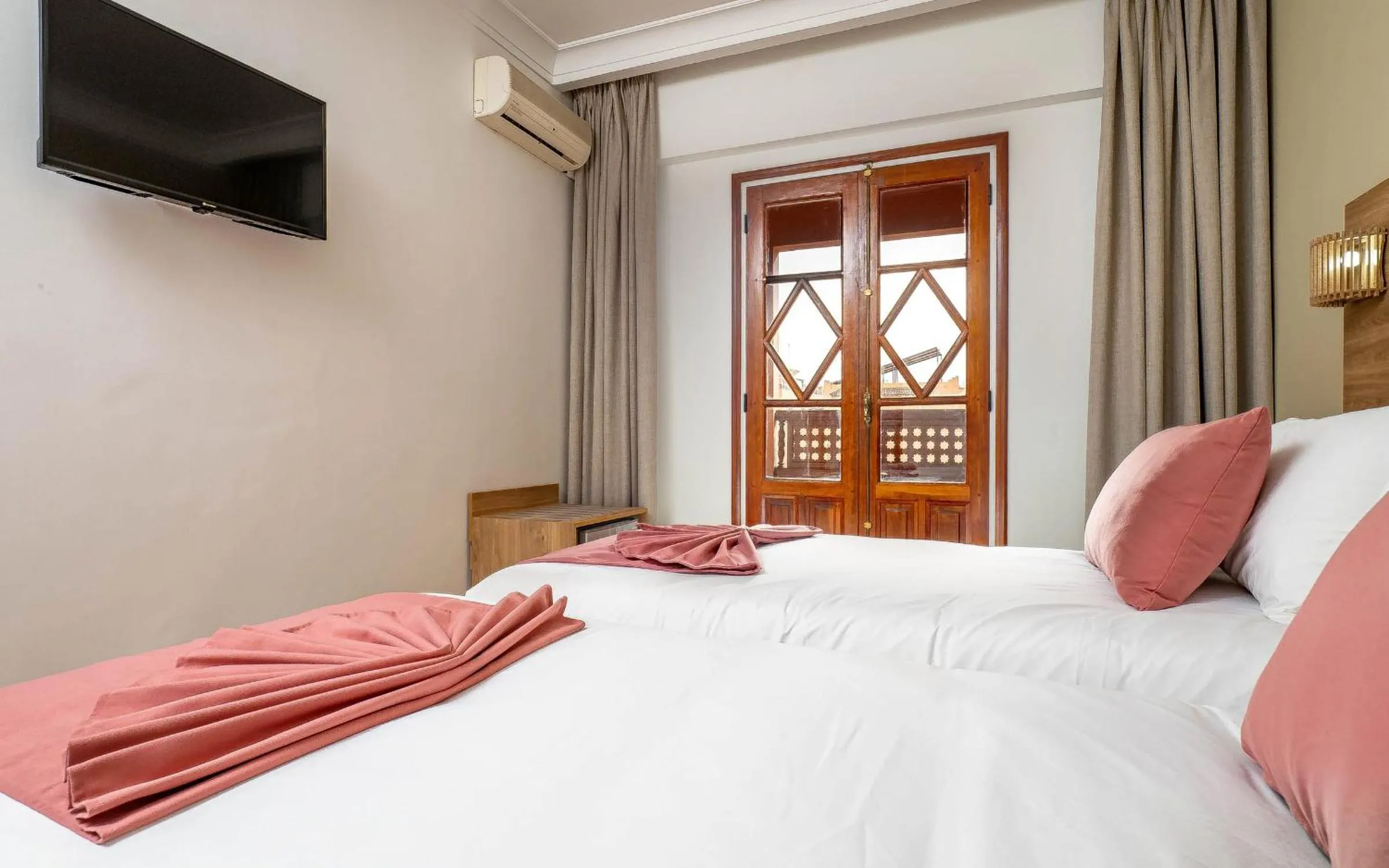 Bed in Hotel Oudaya & Spa