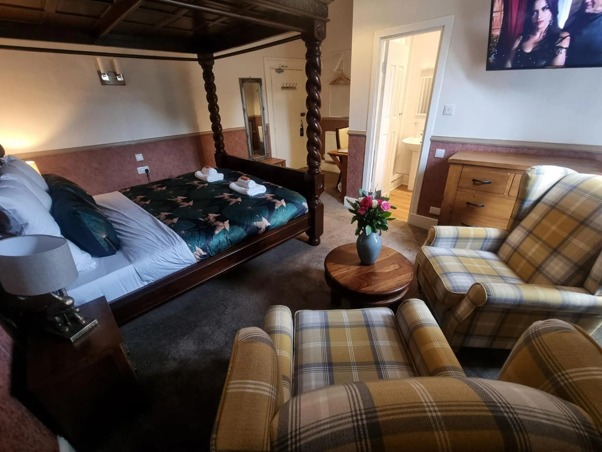 Bedroom in Roy Bridge Hotel