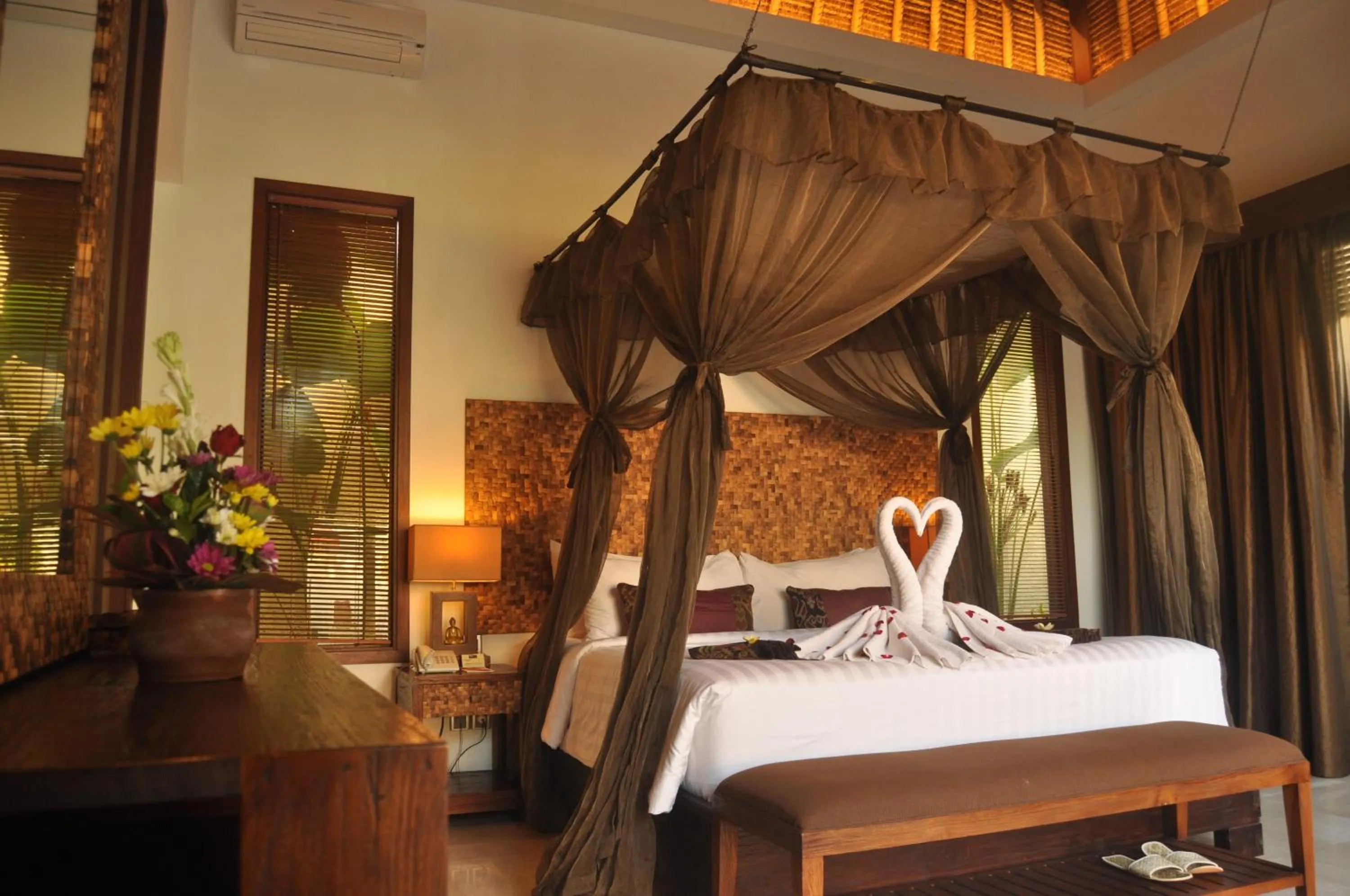 Decorative detail, Bed in Mahagiri Villas & Spa Dreamland