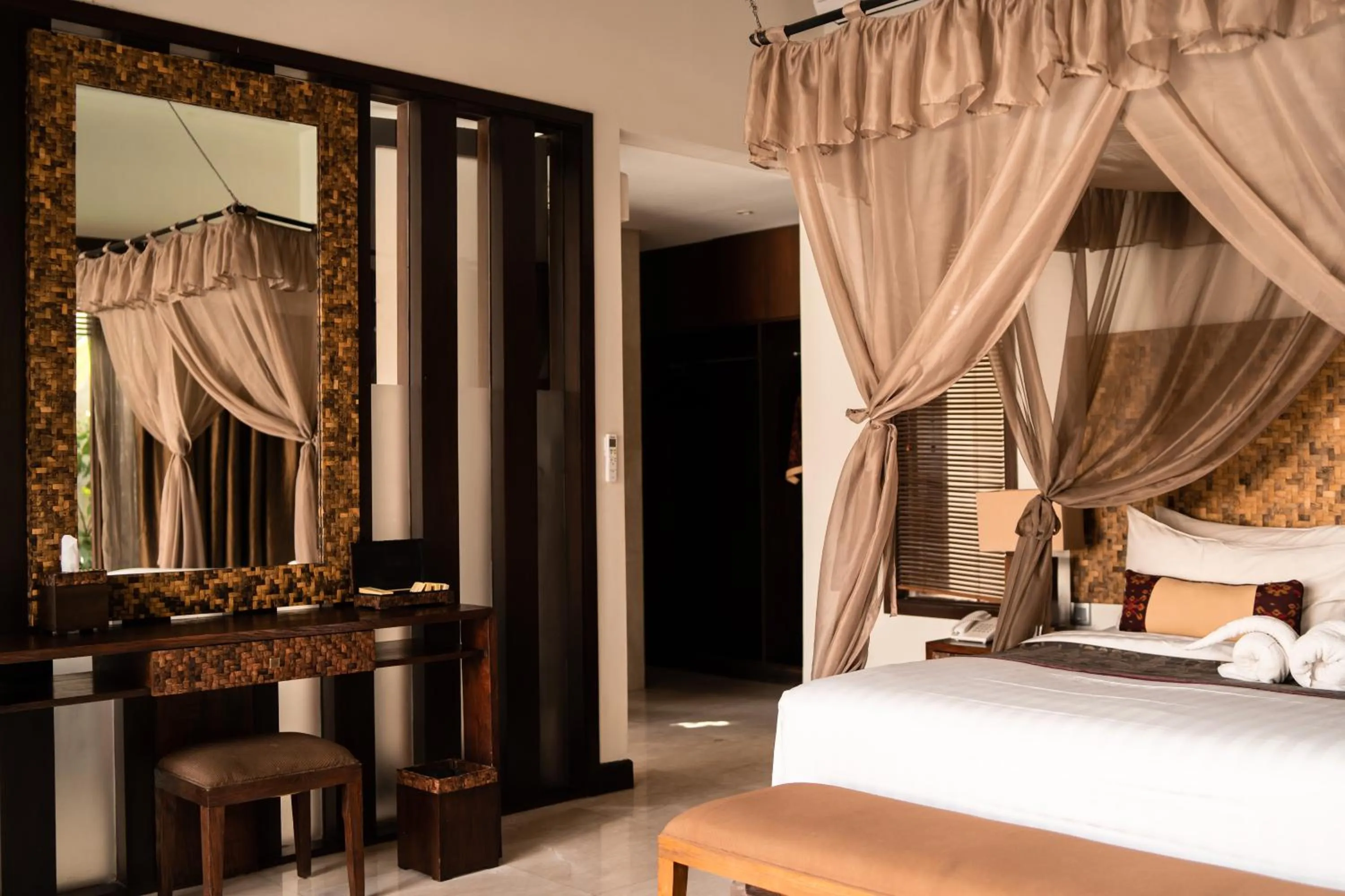 Property building, Bed in Mahagiri Villas & Spa Dreamland