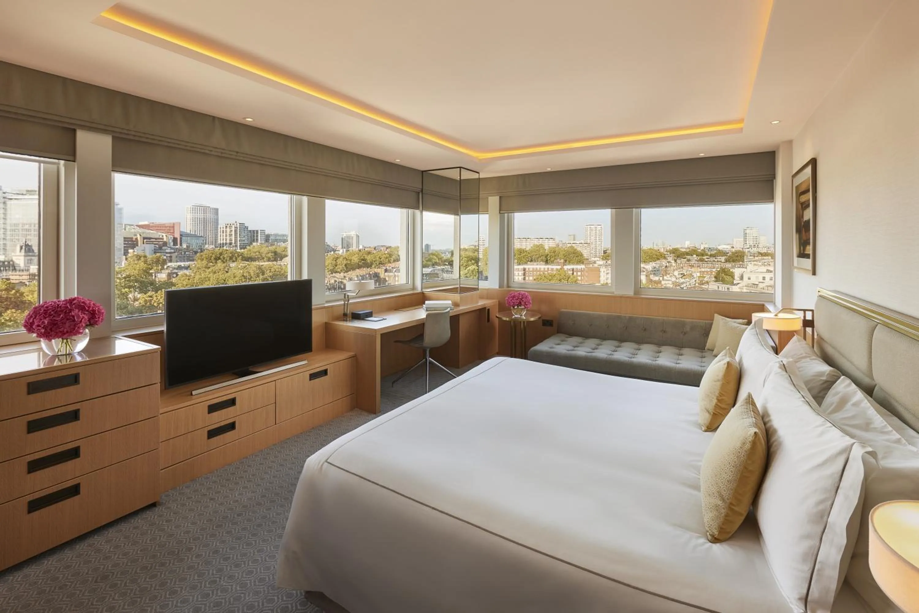 Bedroom, Bed in Royal Lancaster London