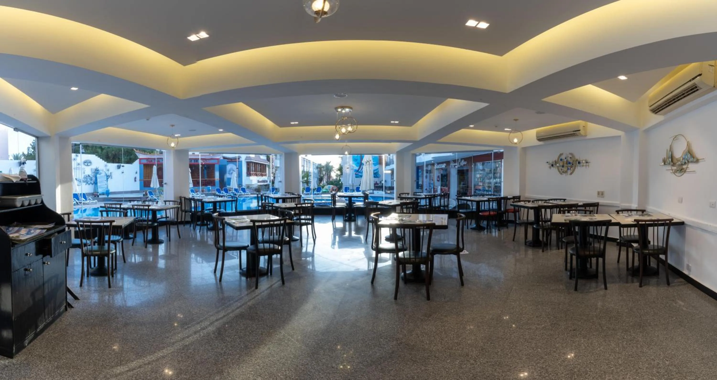 Restaurant/places to eat in MinaMark Beach Resort for Families and Couples Only