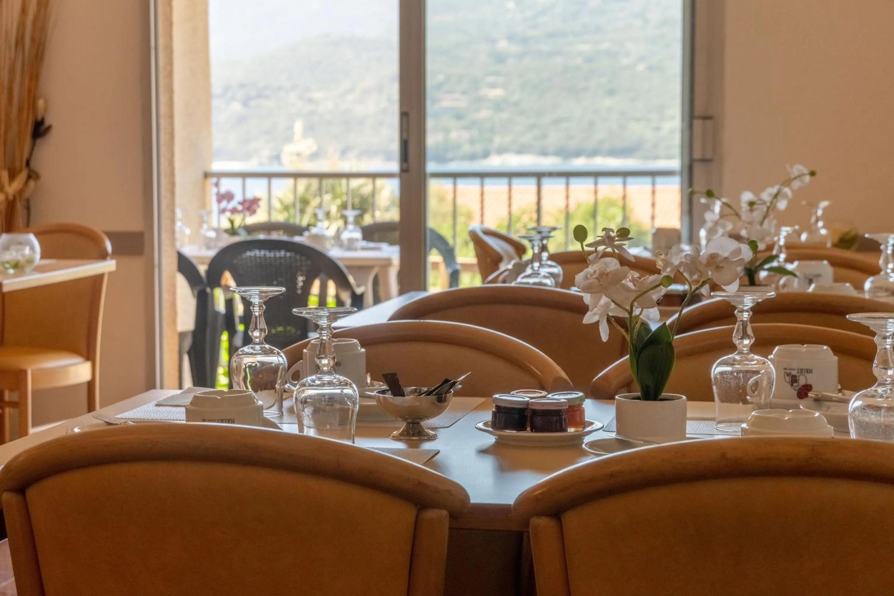 Restaurant/places to eat in Hotel Hibiscus