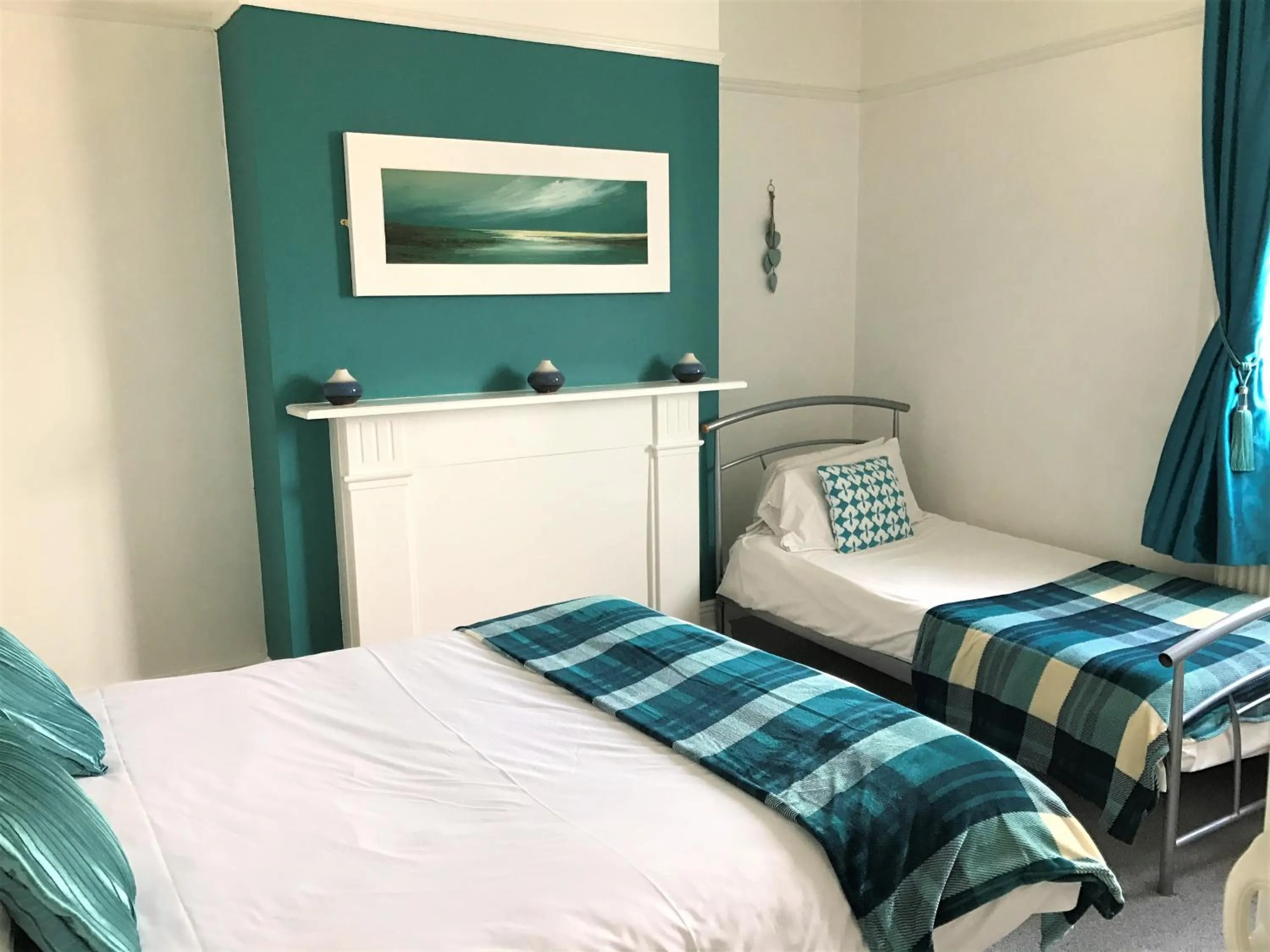 Shower, Bed in The Angerstein Hotel