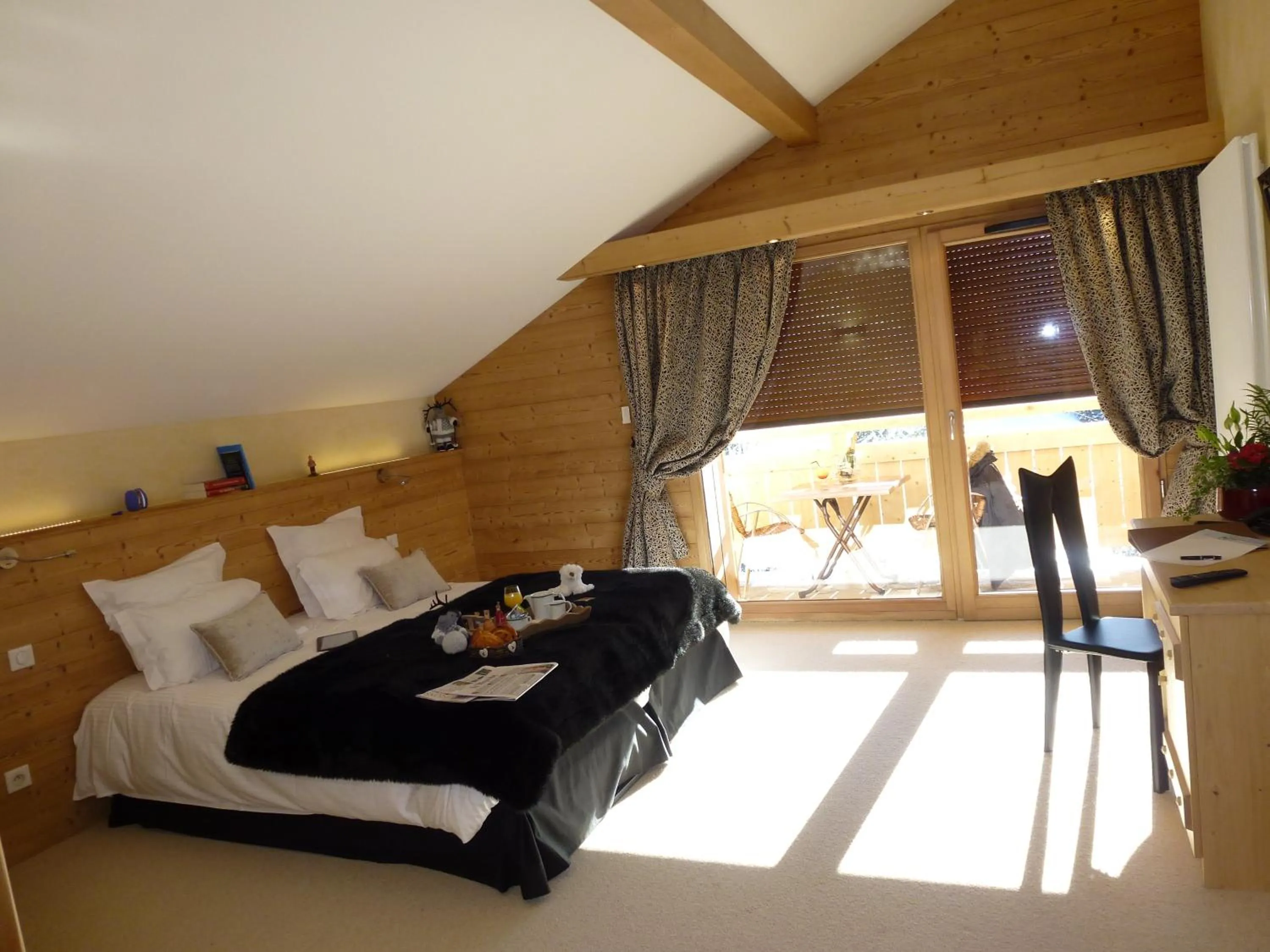 Photo of the whole room, Bed in Hôtel Restaurant "Les Sapins" Wellness & Gourmet