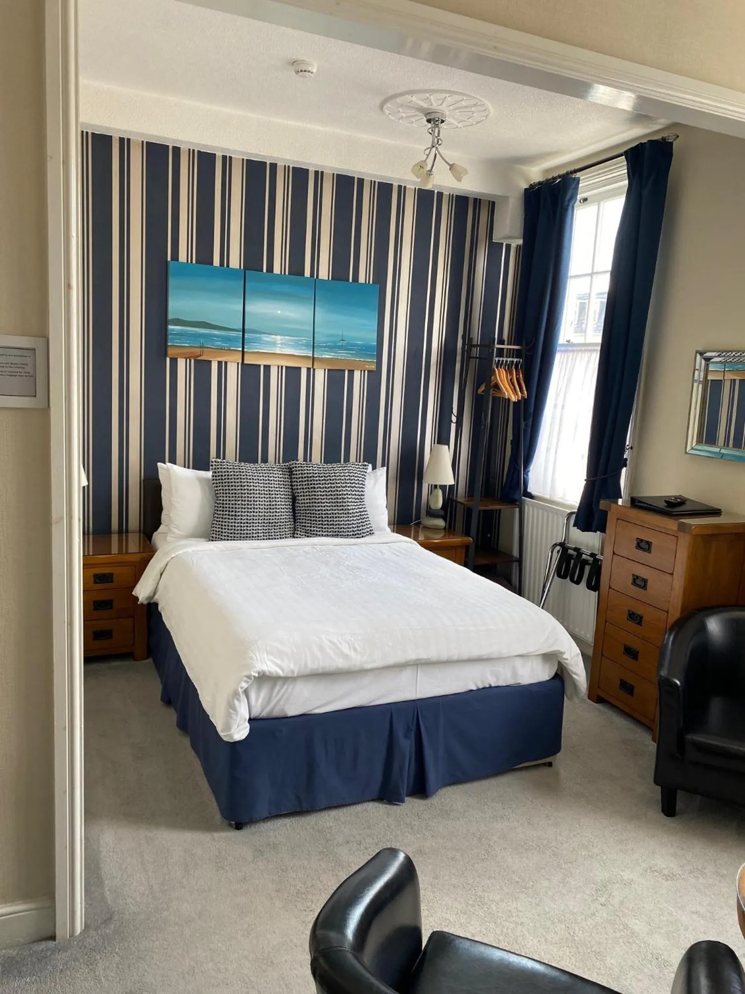 Bedroom, Bed in The Leeway