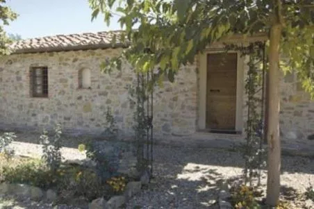 Facade/entrance in Borgo Nuovo San Martino