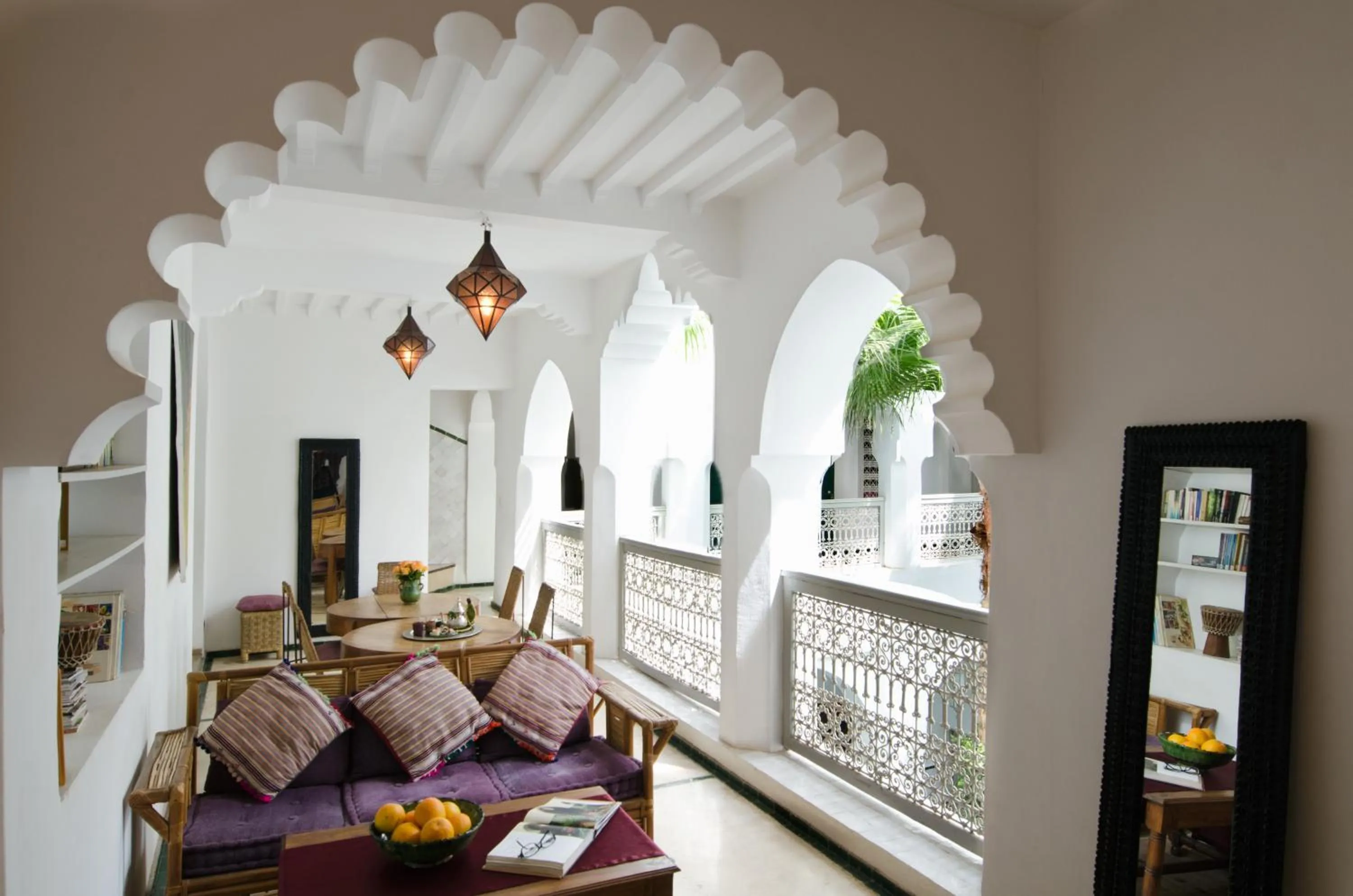Library in Riad Vert
