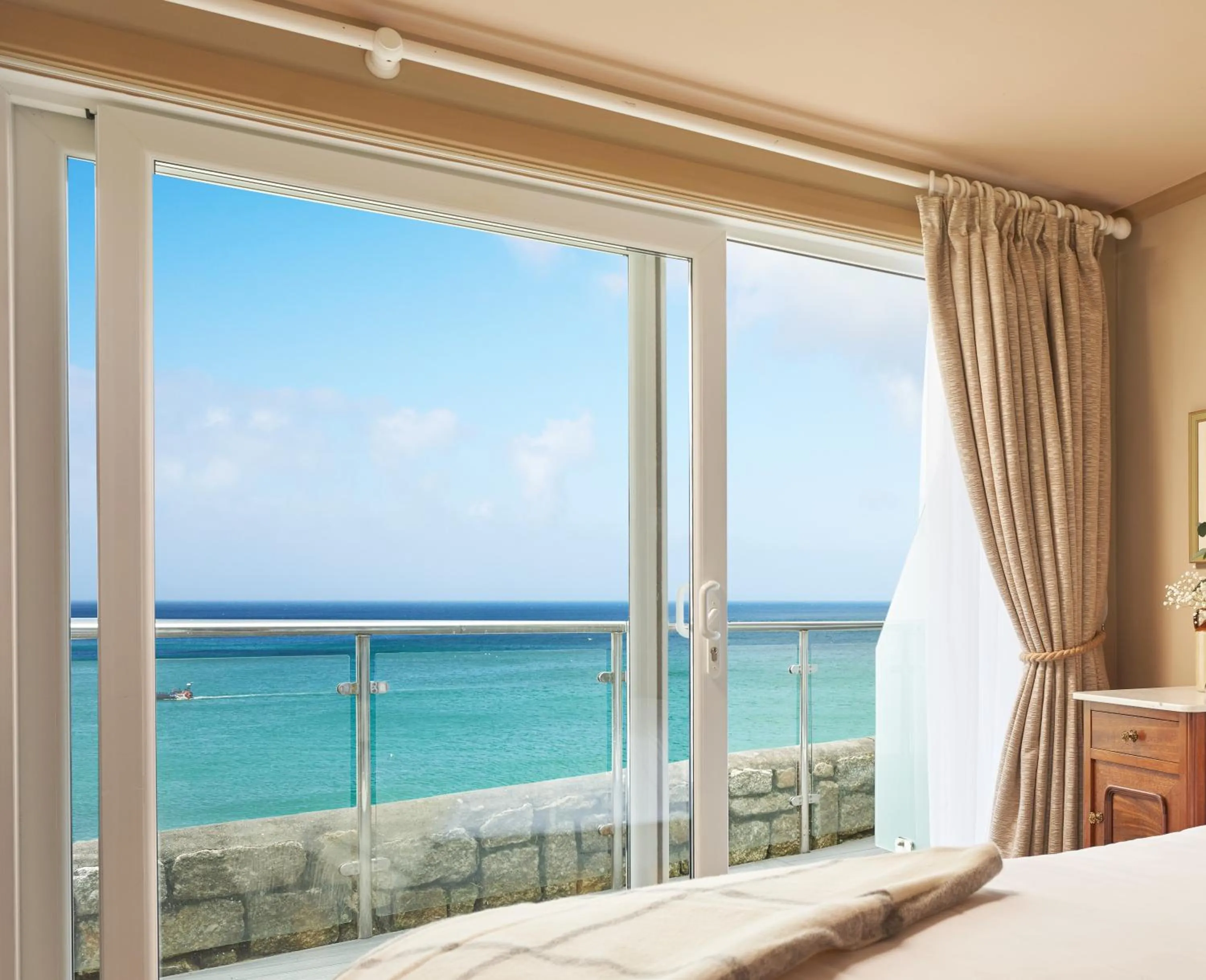 View (from property/room), Bed in Pedn-Olva