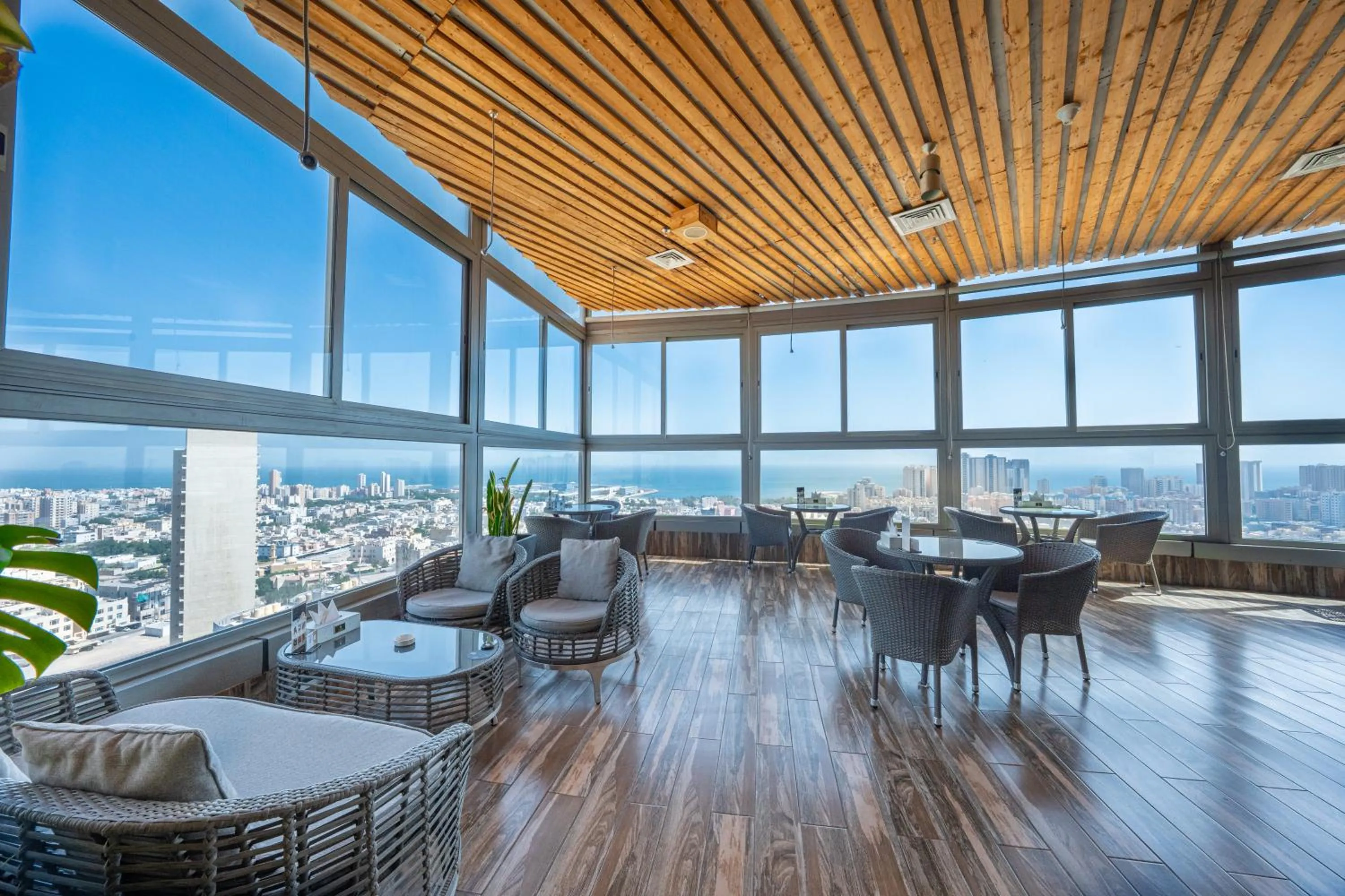 Restaurant/places to eat in فندق وهج بوليفارد Wahaj Boulevard Hotel