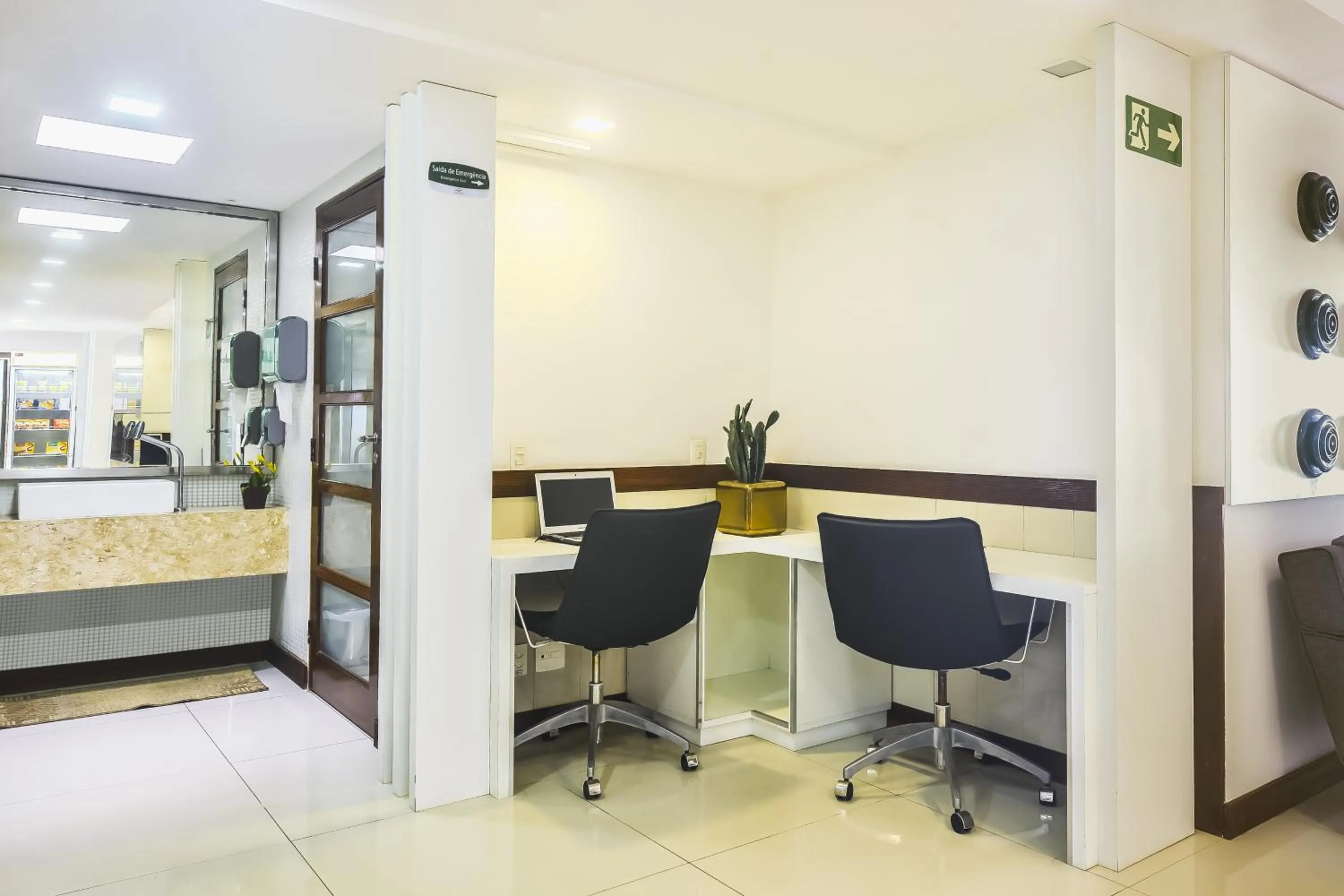 Business facilities in Hotel Corais de Tambau