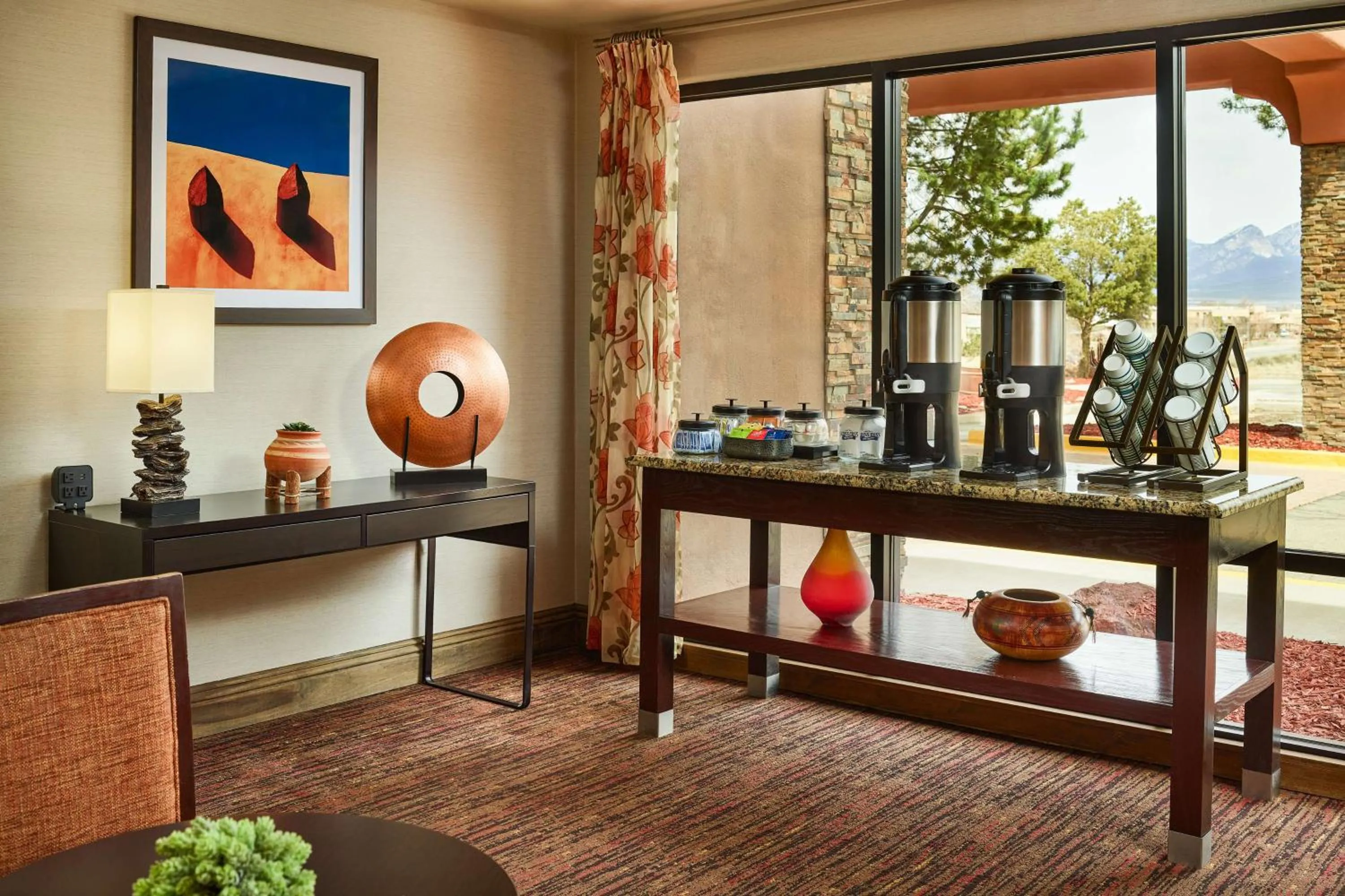 Dining area in Hampton Inn Taos