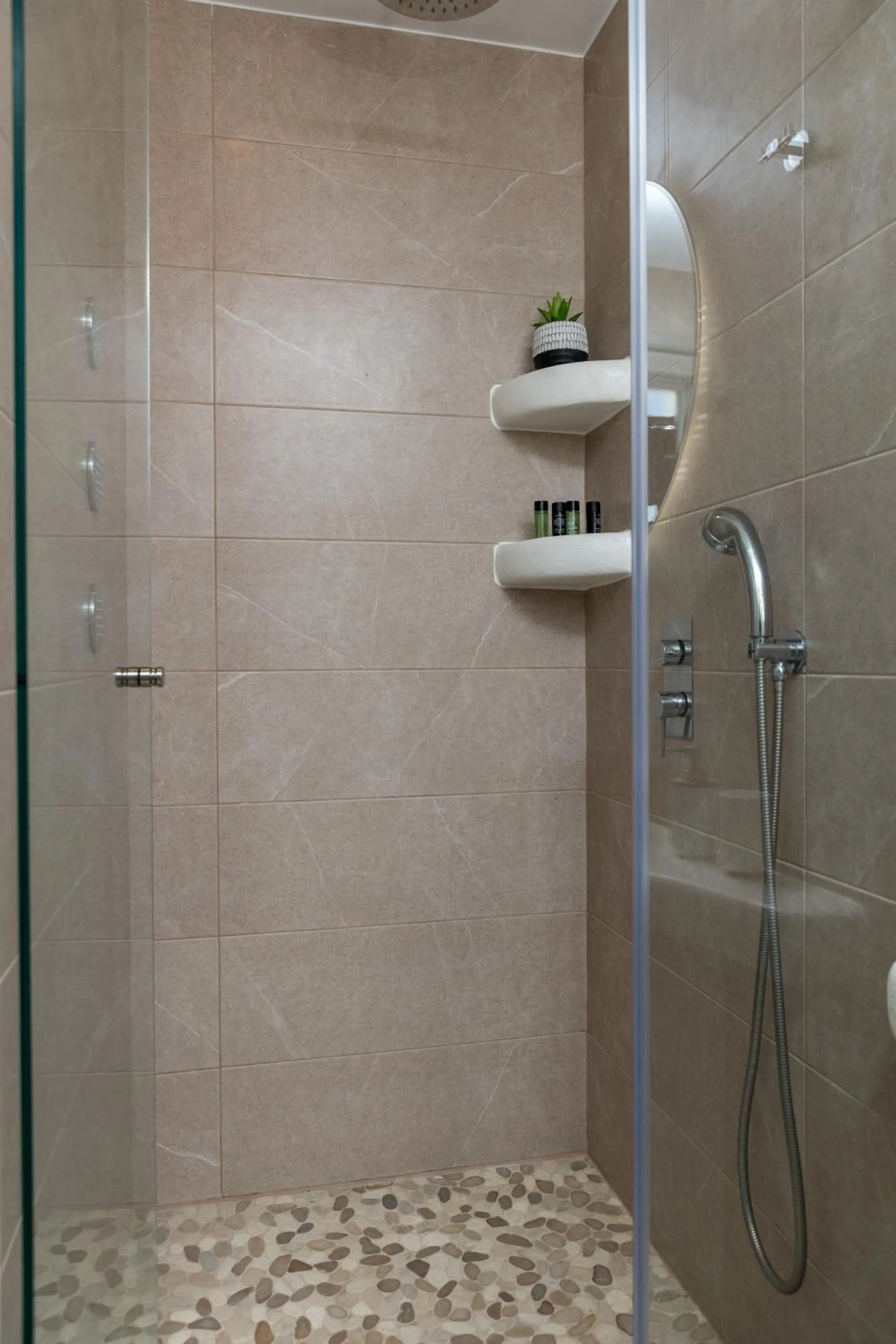 Shower in Marine Dream