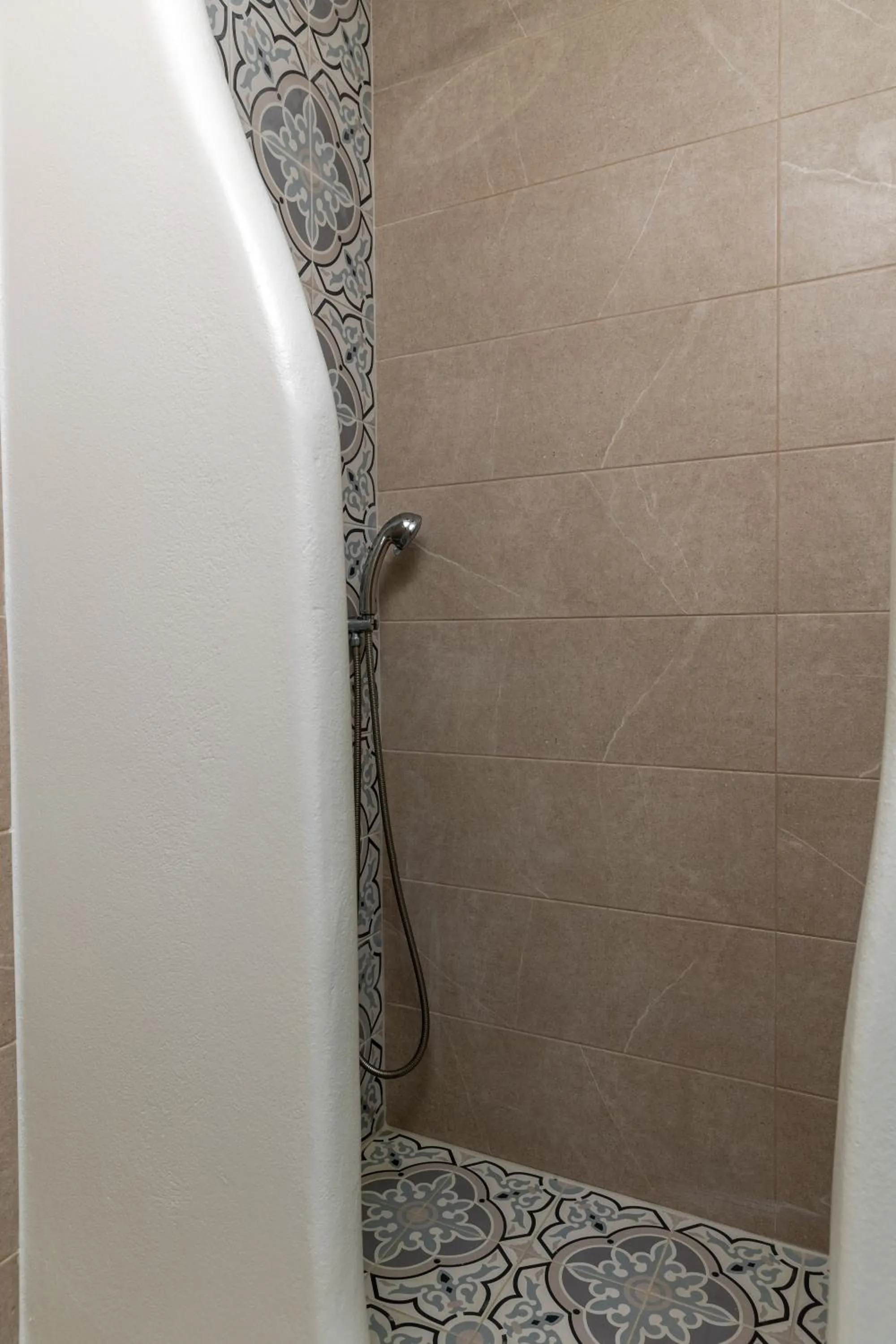 Shower in Marine Dream