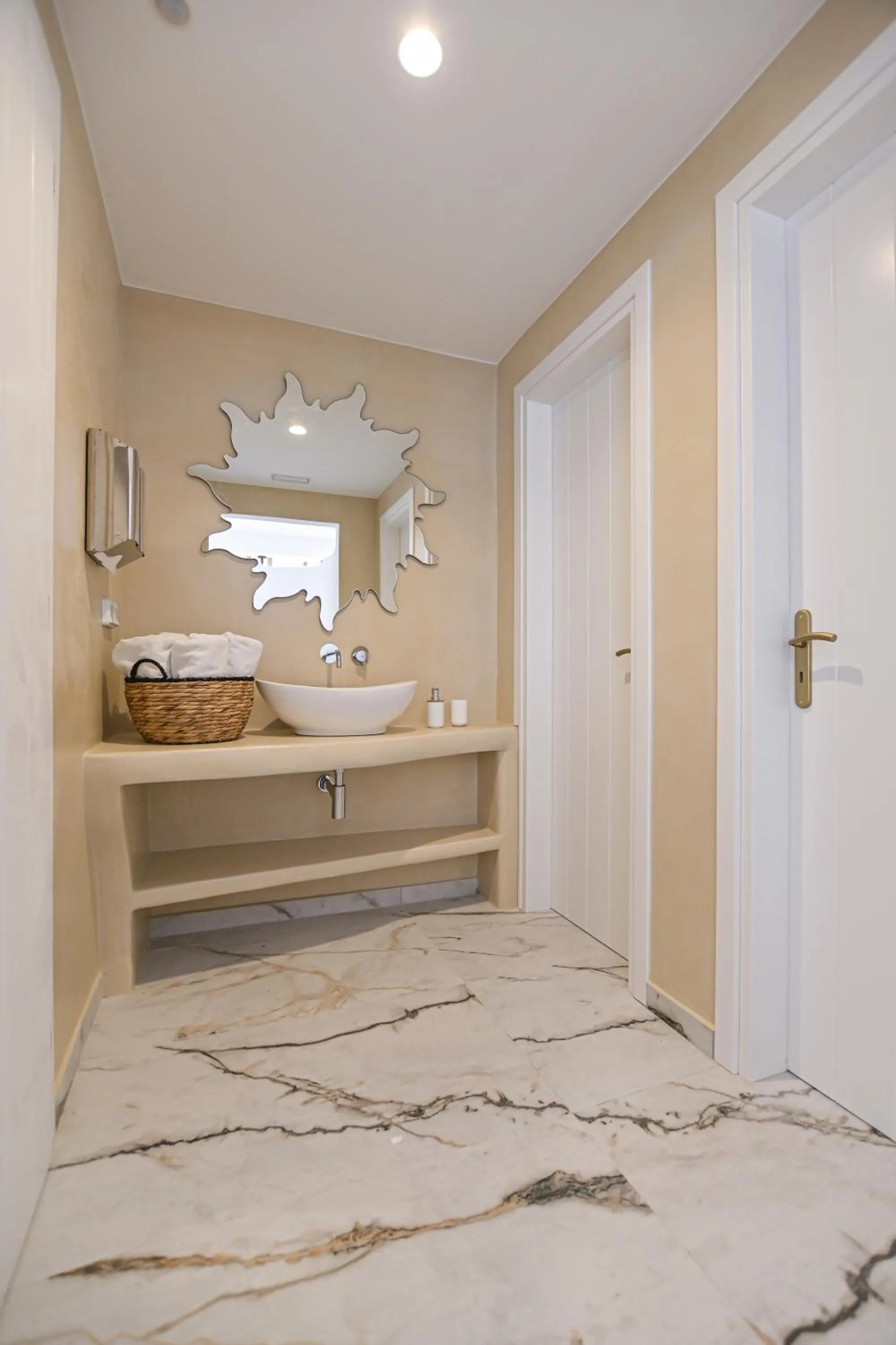 Property building, Bed in Marine Dream