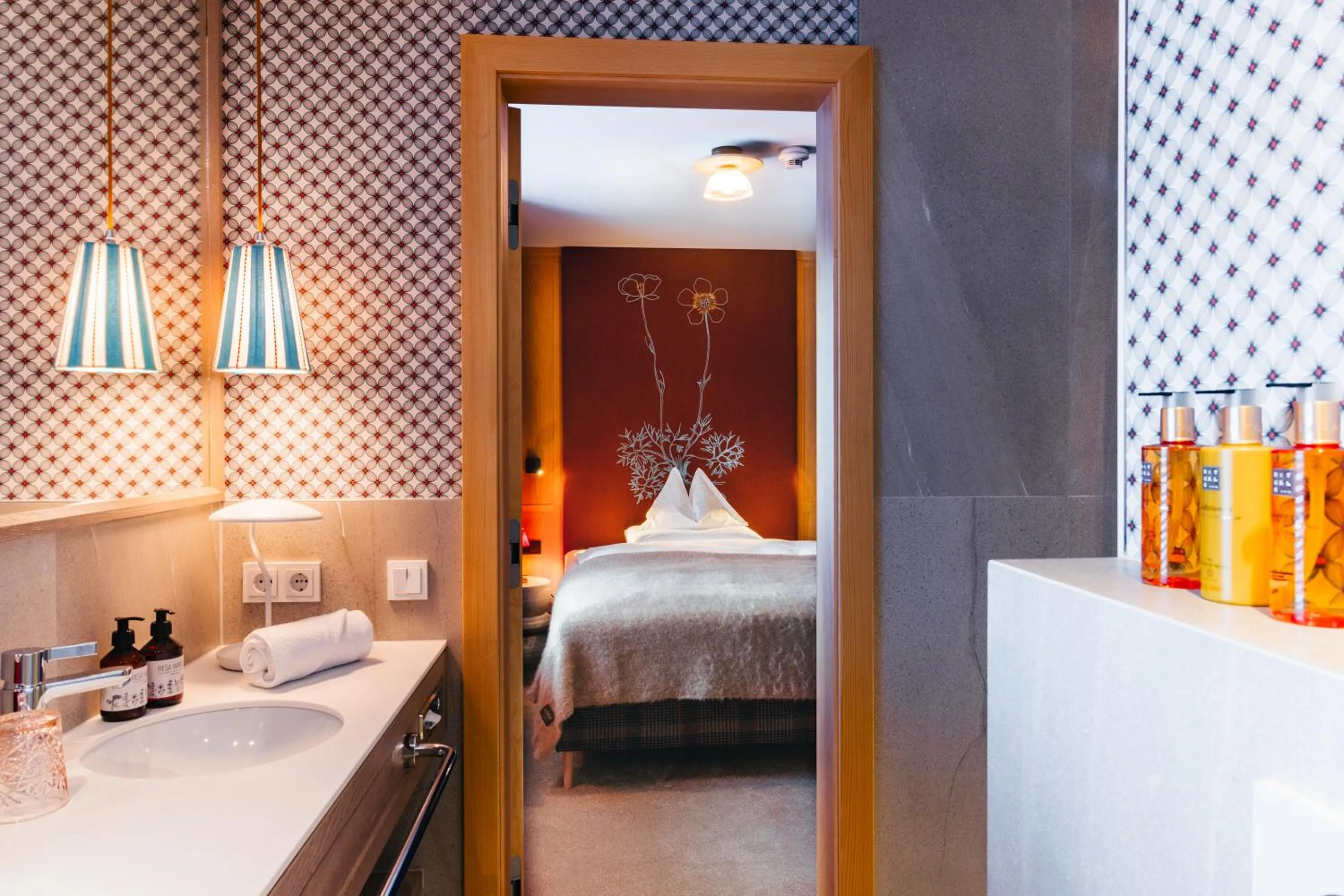 Bathroom, Bed in Boutique-Hotel Schmelzhof