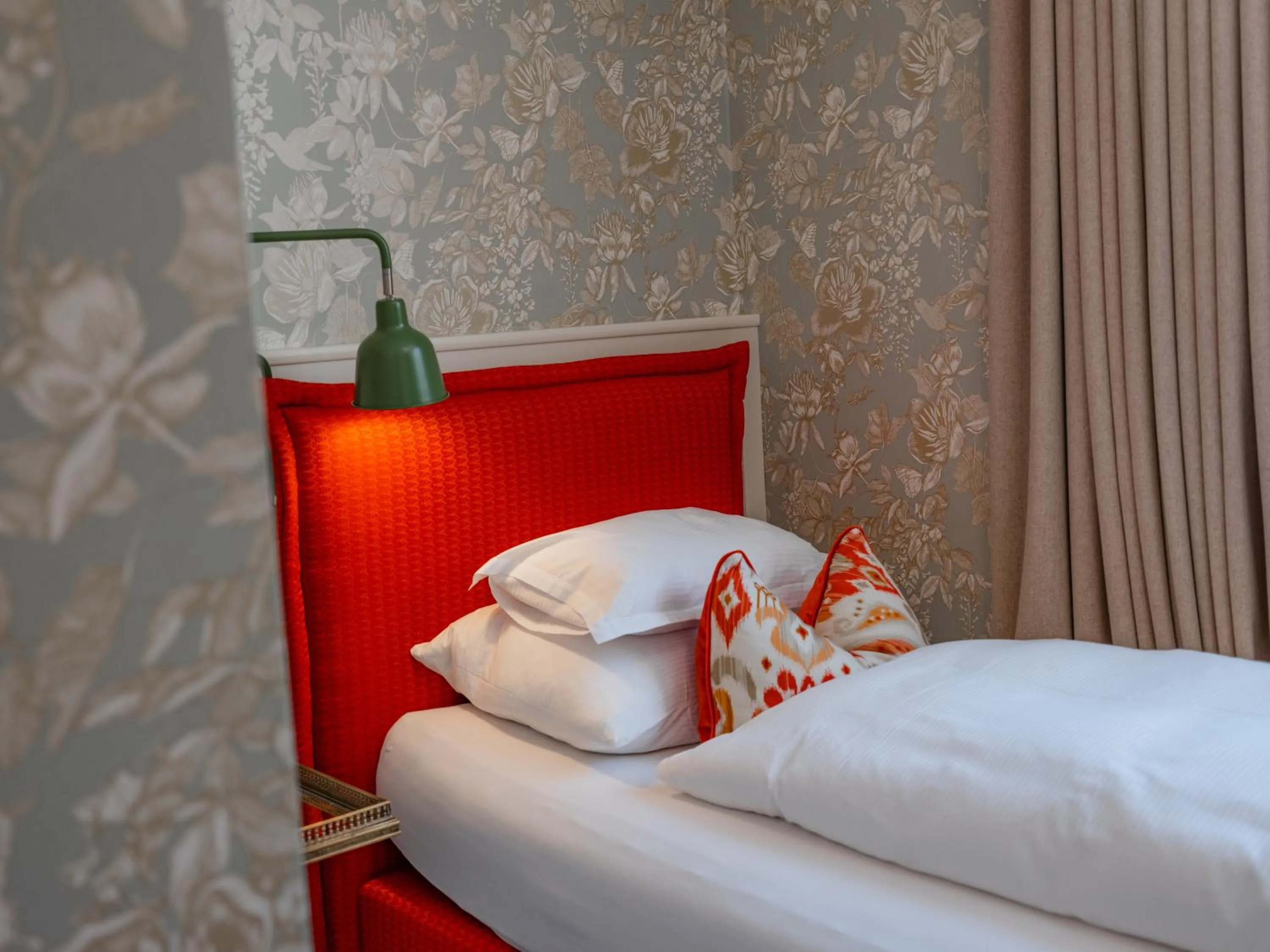 Bed in Boutique-Hotel Schmelzhof