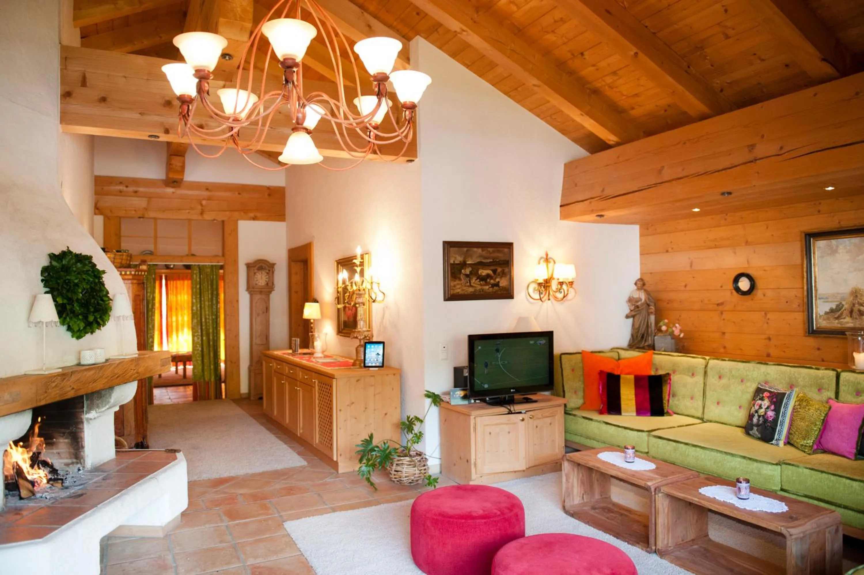 Communal lounge/ TV room in Boutique-Hotel Schmelzhof