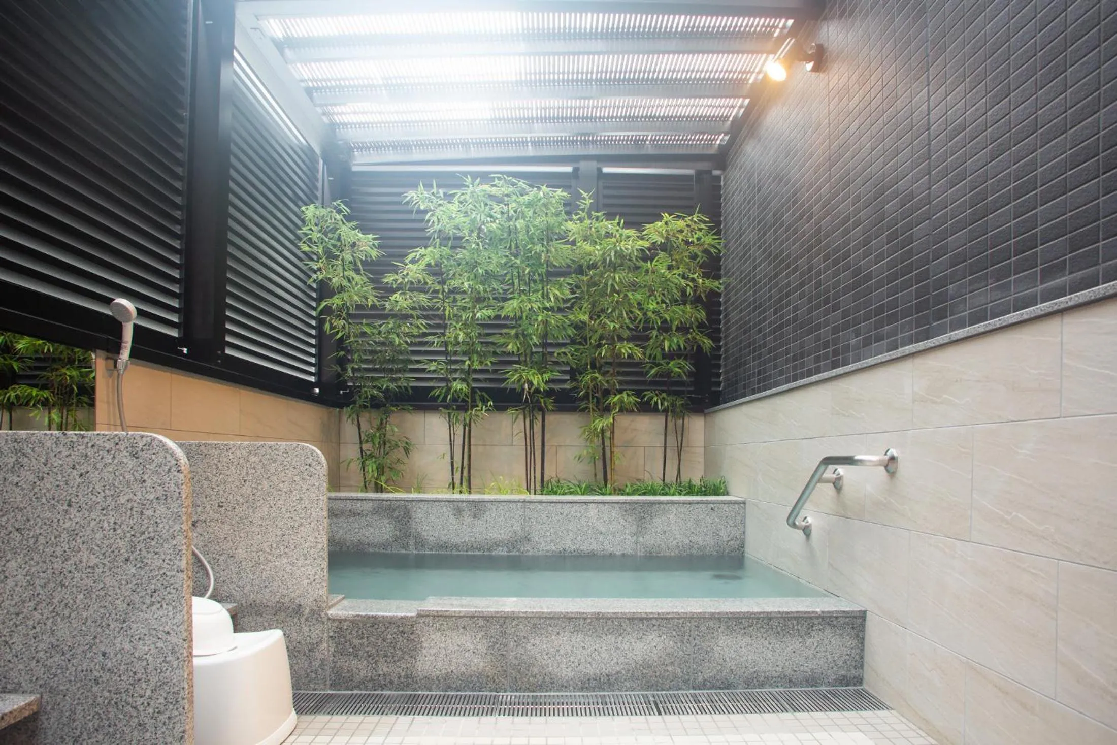 Hot Tub in Kuretake Inn Nankai Sakai-Ekimae