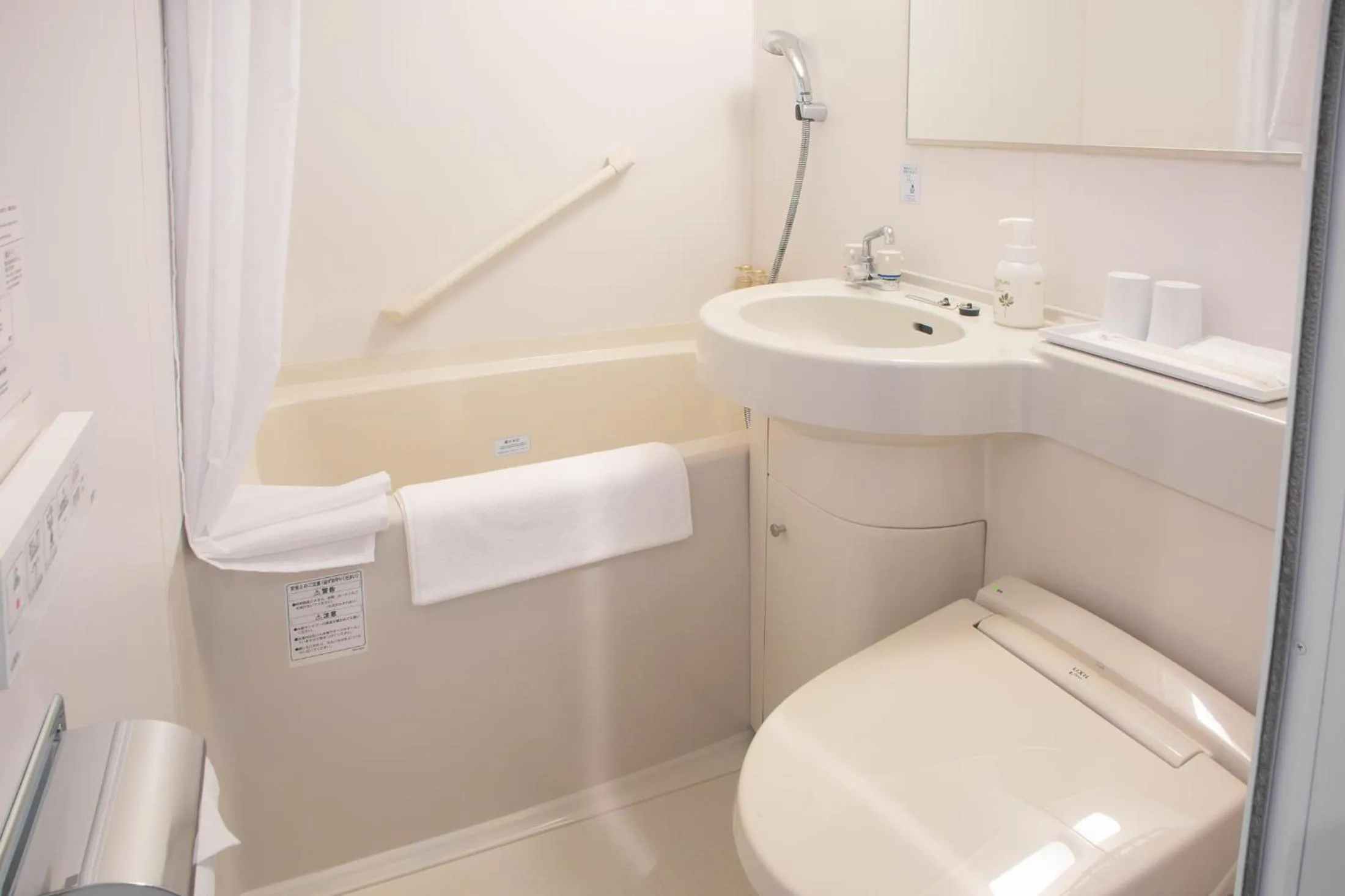 Shower in Kuretake Inn Nankai Sakai-Ekimae