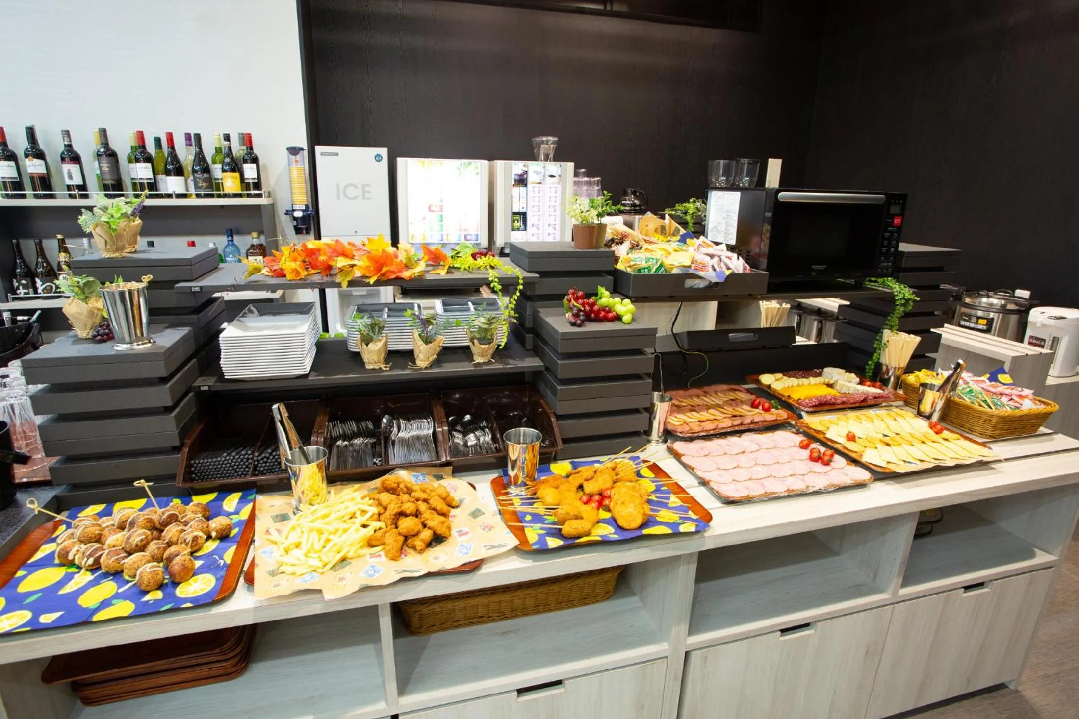 Buffet breakfast in Kuretake Inn Osaka Midousuji Hommachi