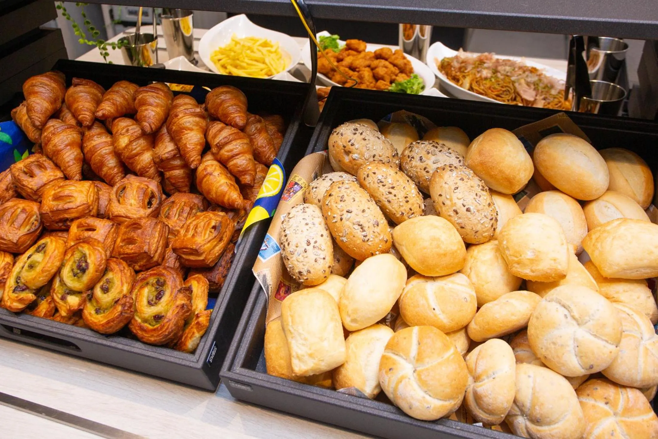 Buffet breakfast in Kuretake Inn Osaka Midousuji Hommachi