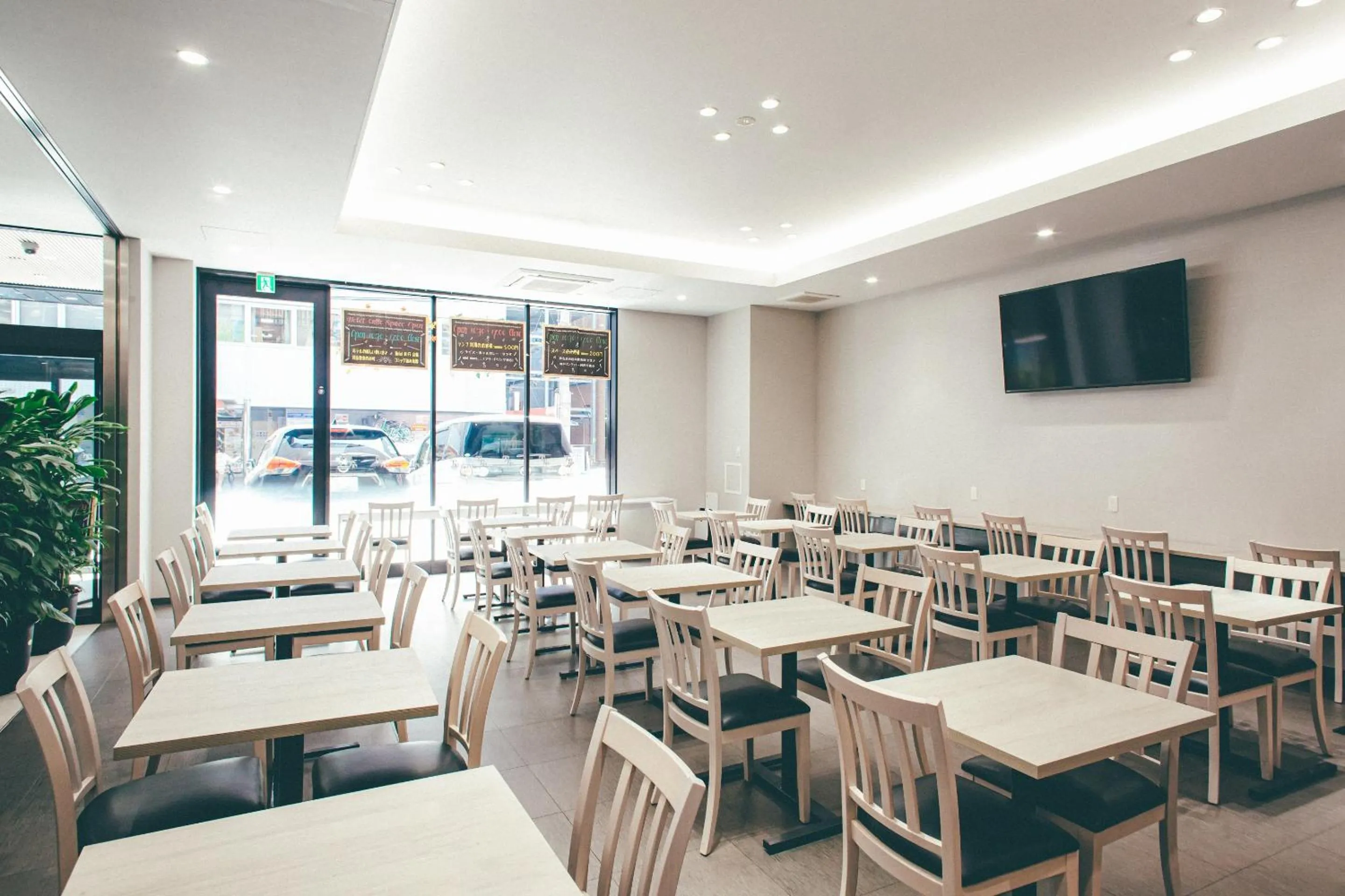 Restaurant/places to eat in Kuretake Inn Osaka Midousuji Hommachi