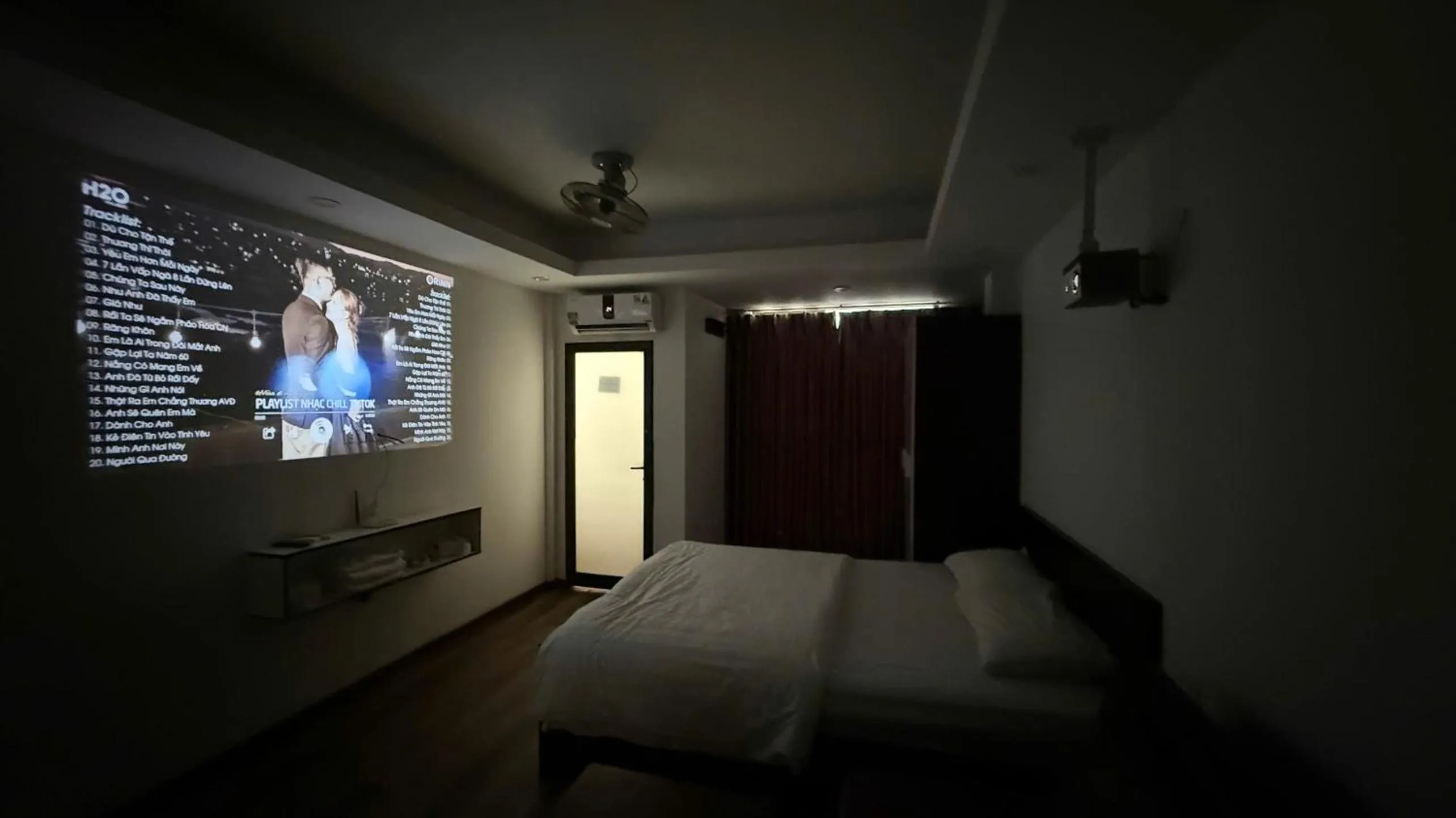 Bed in Era Ha Yen Apartment