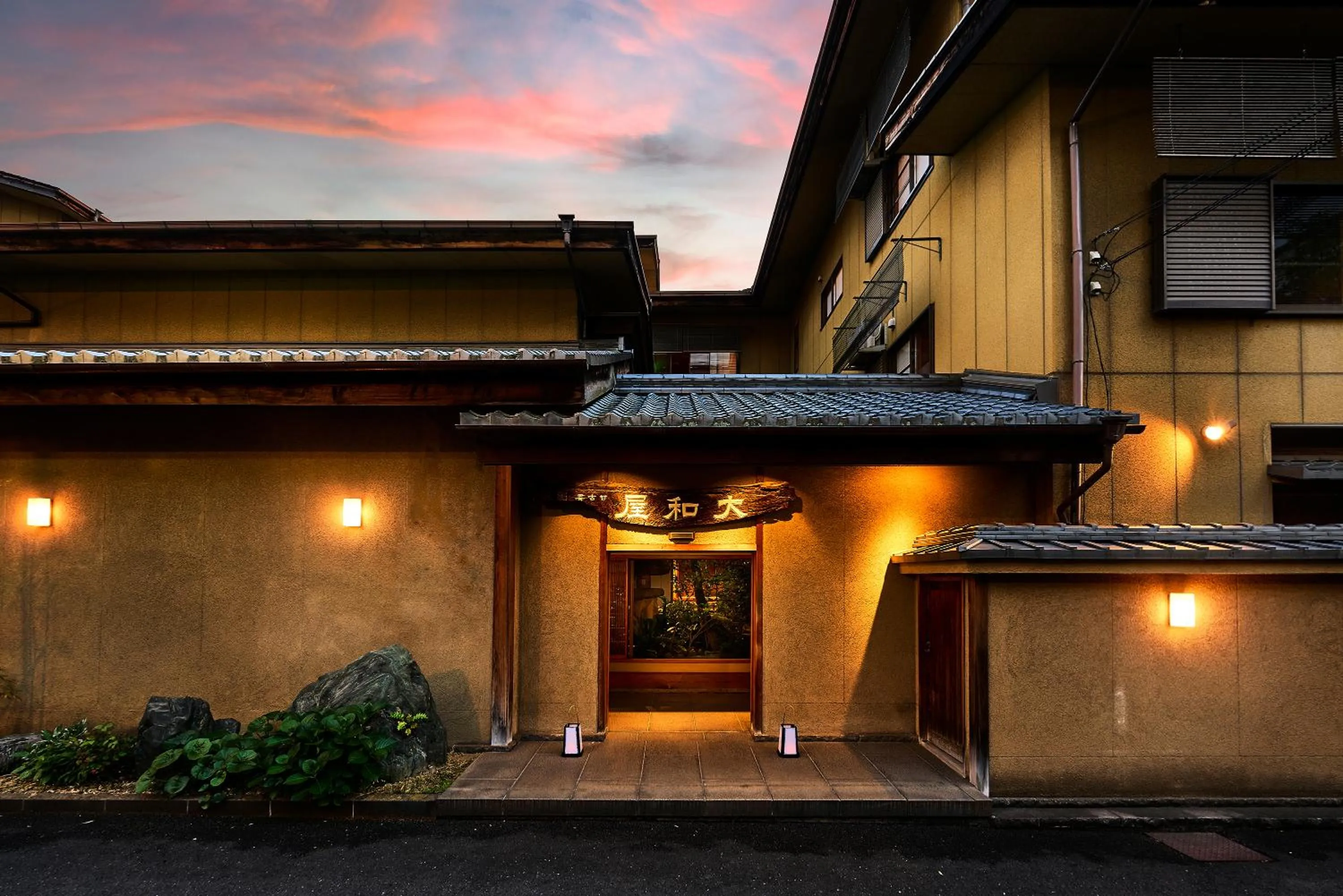 Property building in Yamatoya Besso