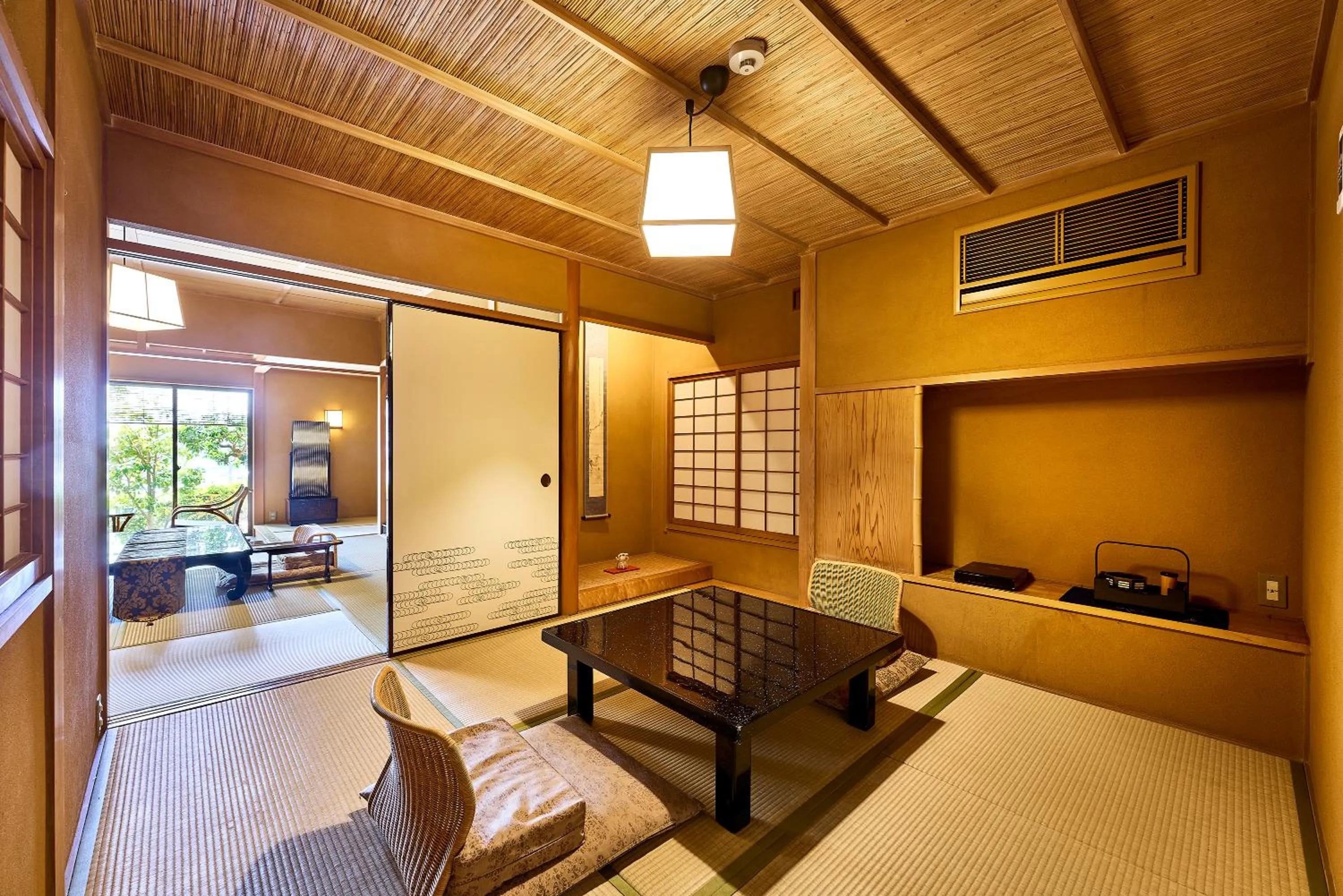 Photo of the whole room, Bed in Yamatoya Besso