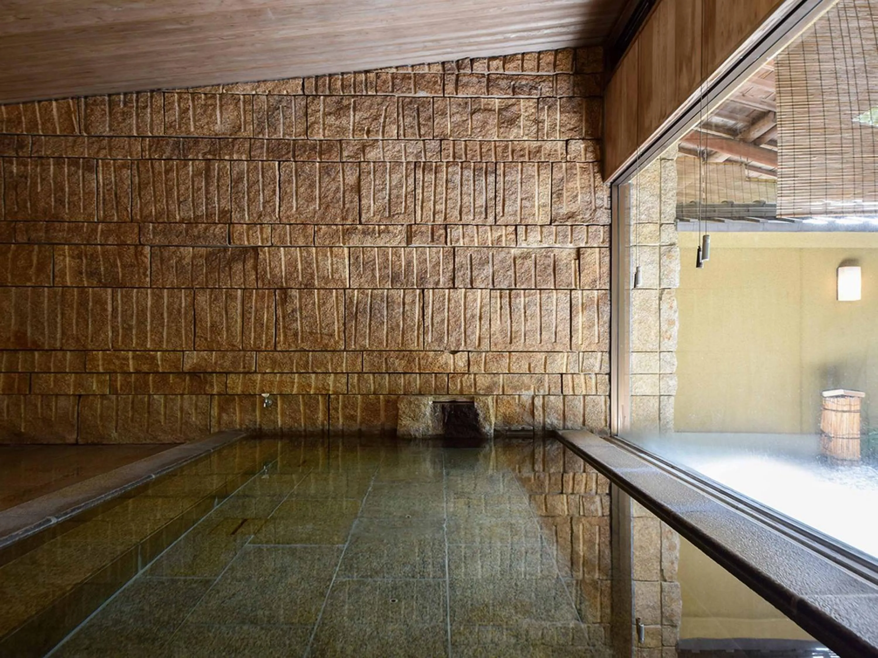 Hot Spring Bath in Yamatoya Besso