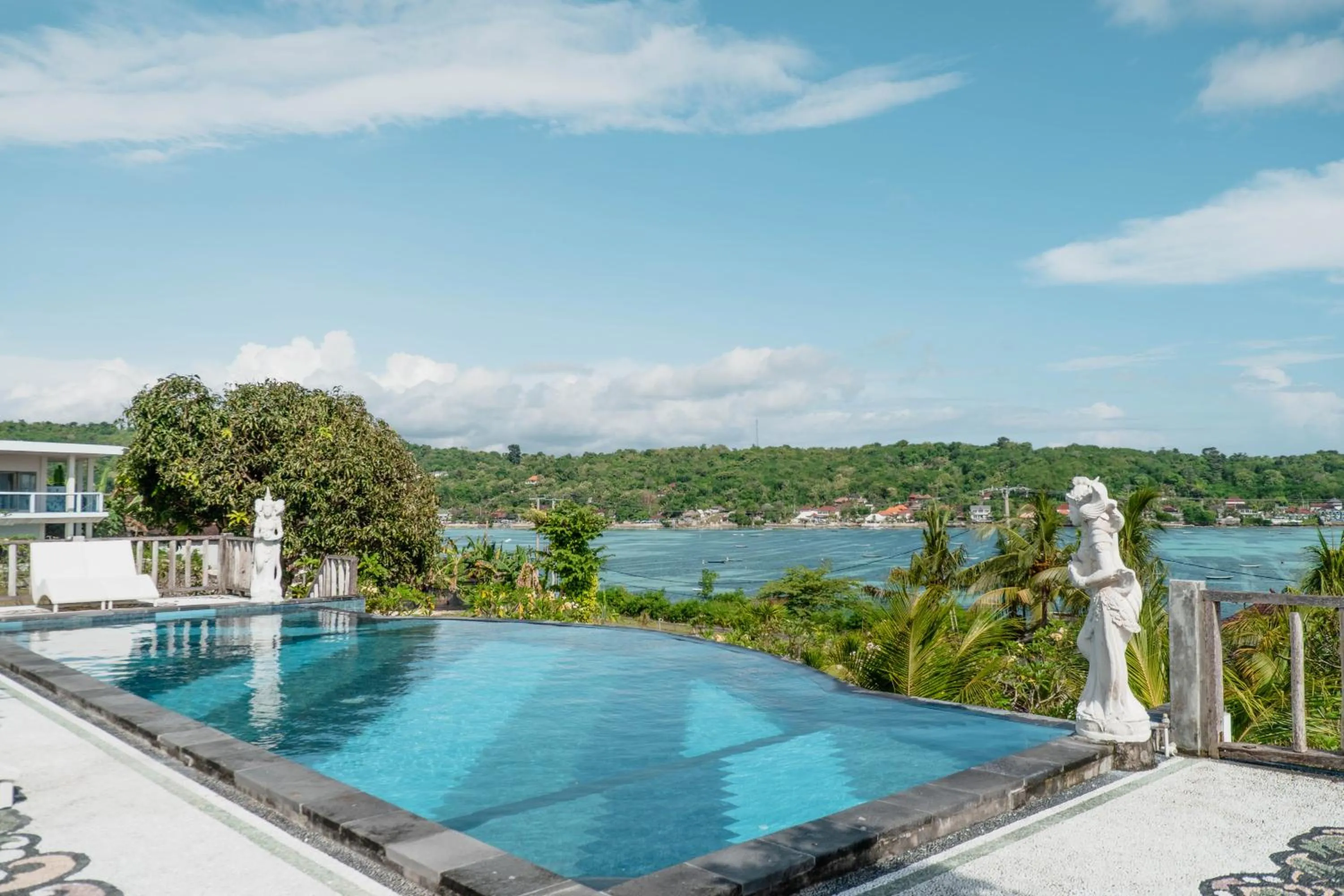 Swimming pool in Tawe Ocean Blue Villa Lembongan