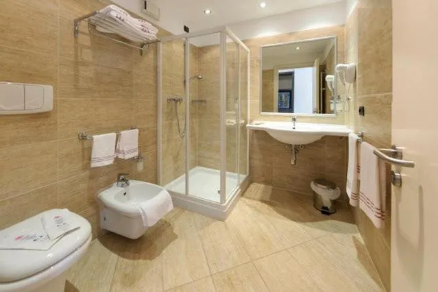 Bathroom in Confidence Hotel Viadana
