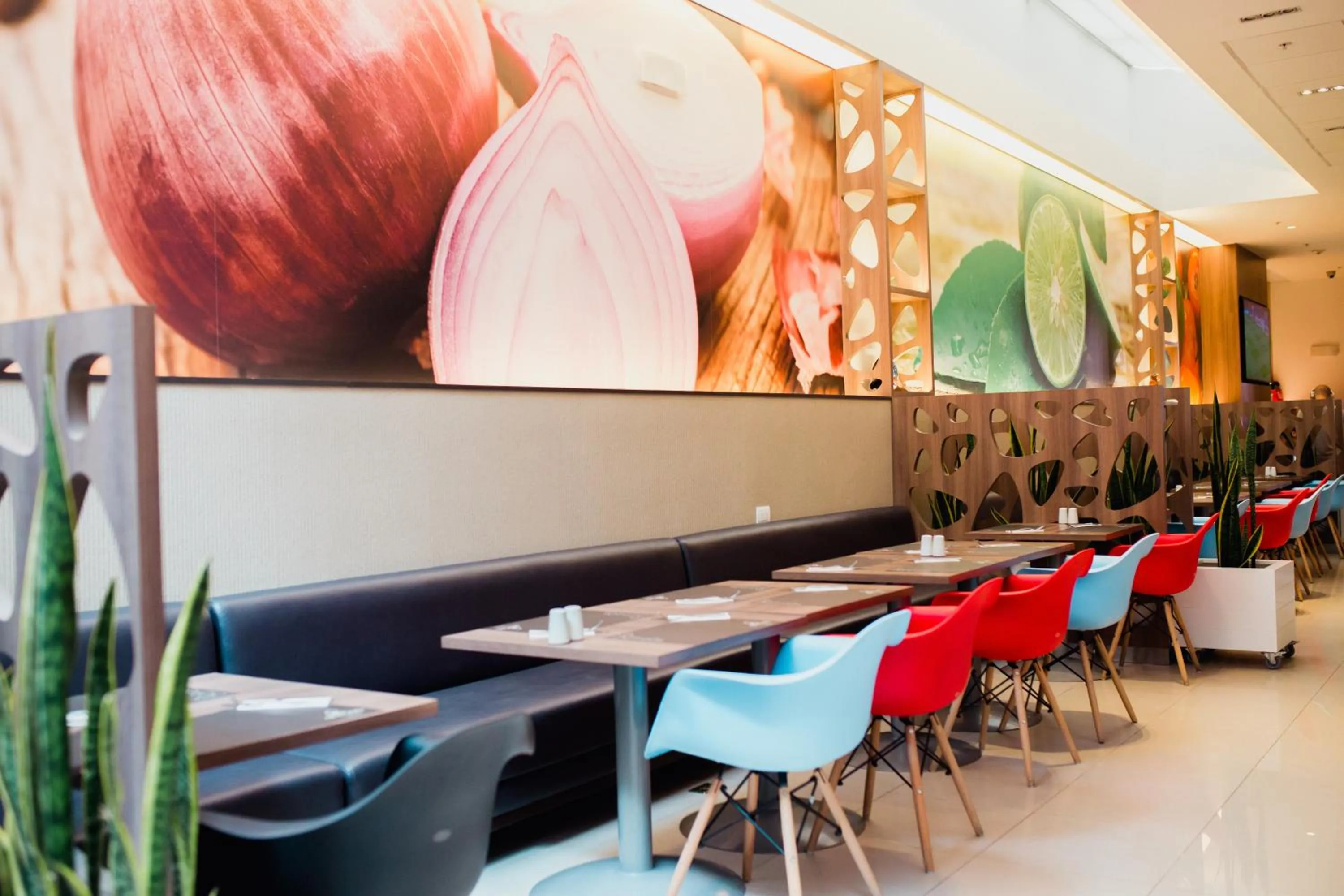 Restaurant/places to eat in ibis Lima Larco Miraflores