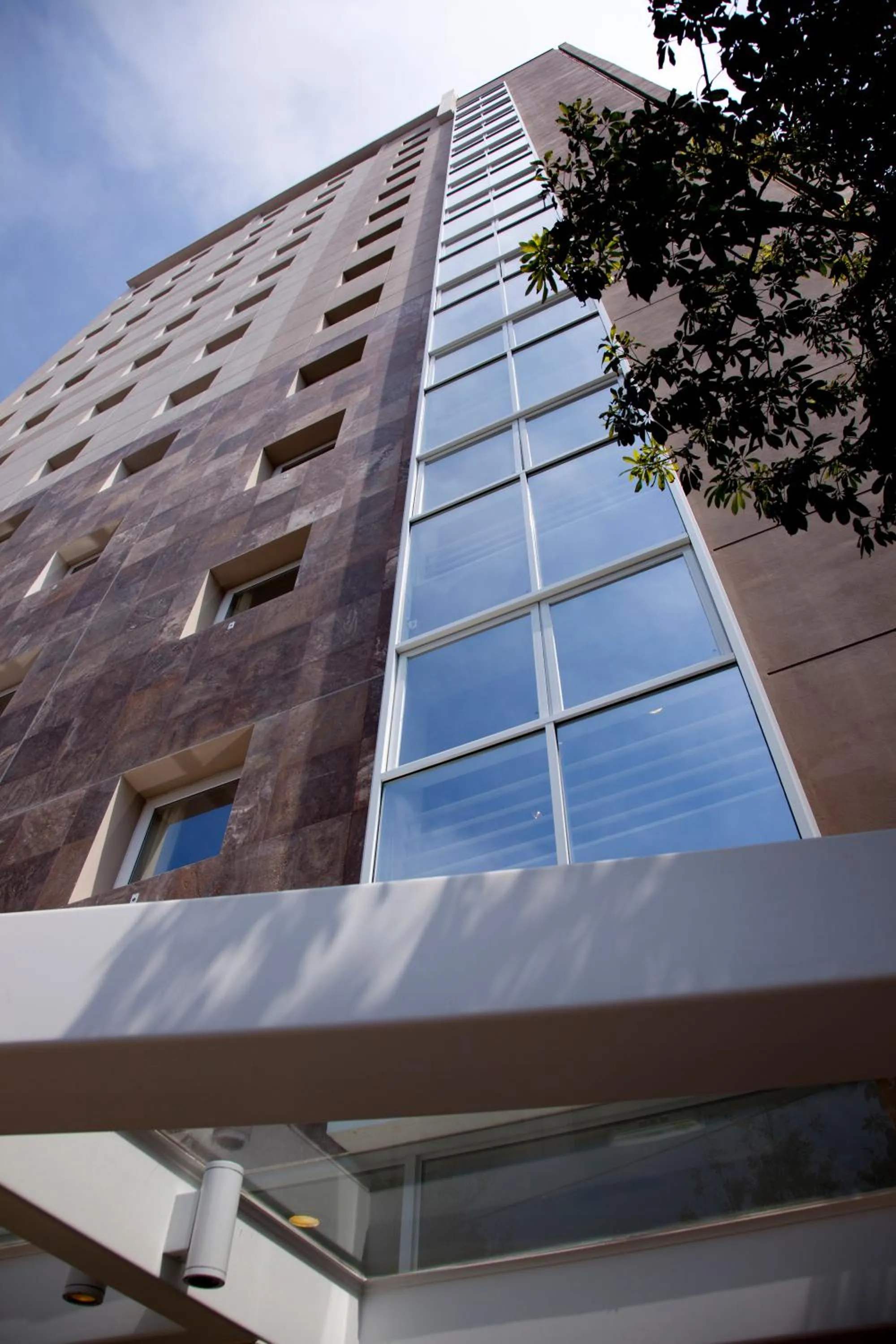 Facade/entrance in ibis Lima Larco Miraflores