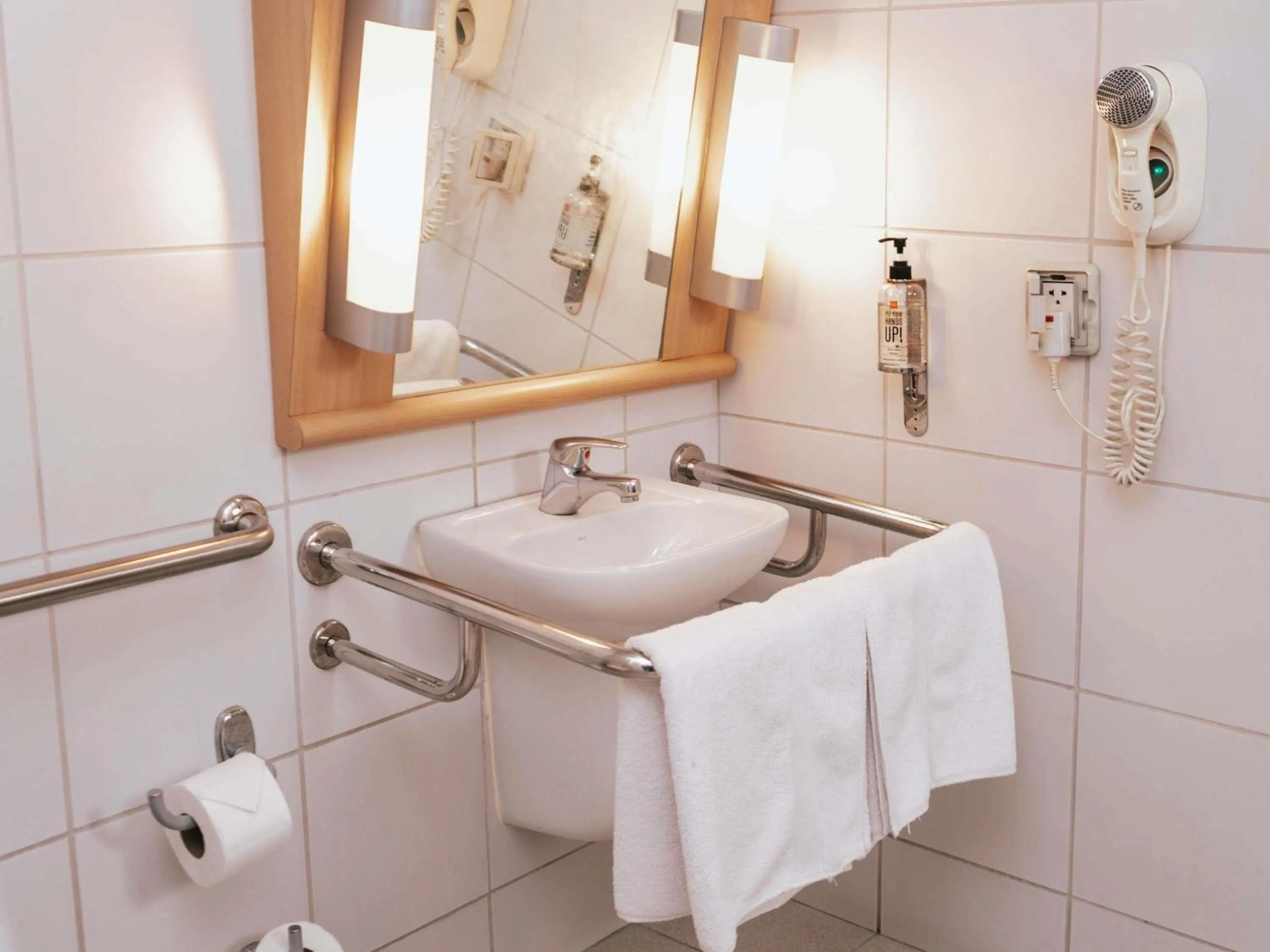 Bedroom in ibis Lima Larco Miraflores