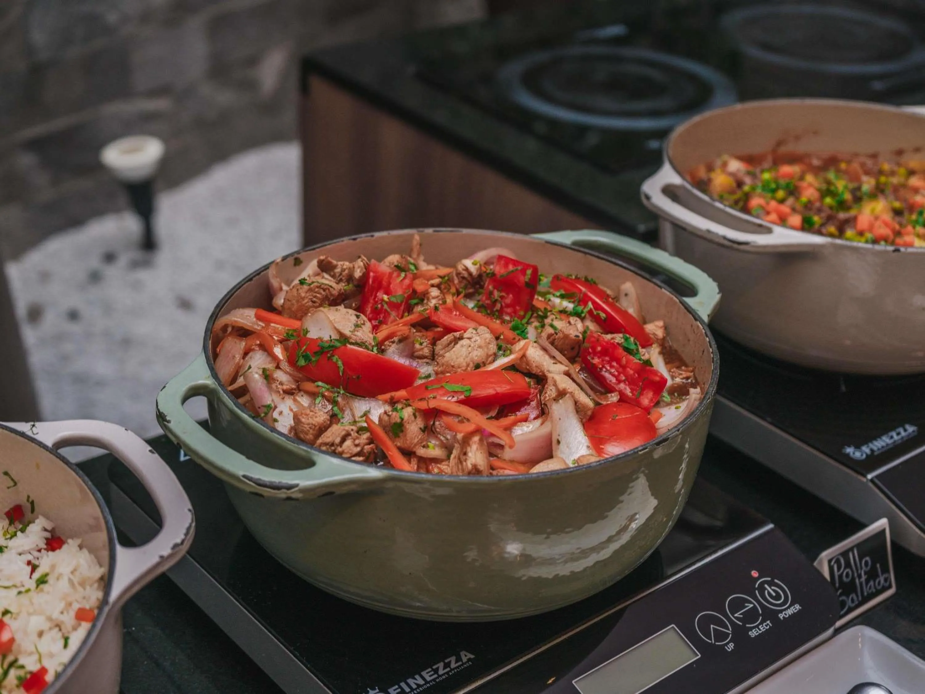 Restaurant/places to eat in ibis Lima Larco Miraflores