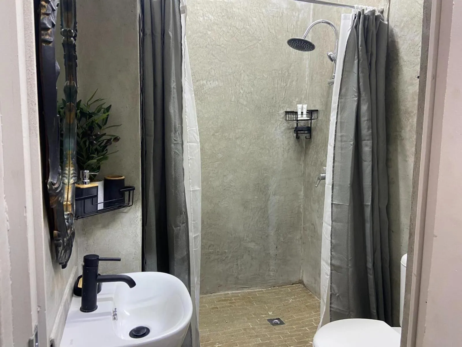 Bathroom in Aloe Guesthouse Klerksdorp