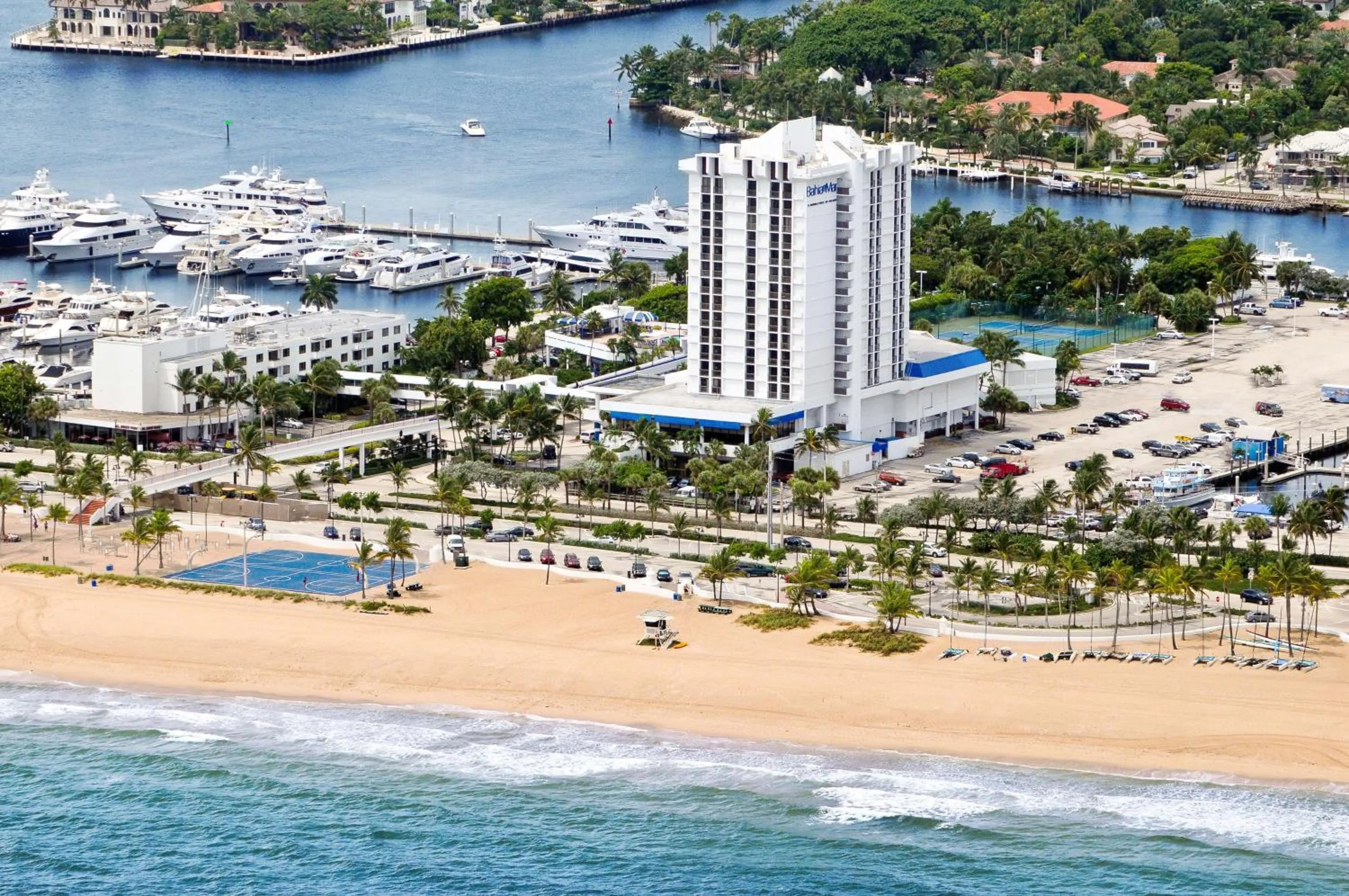 Property building in Bahia Mar Fort Lauderdale Beach - DoubleTree by Hilton