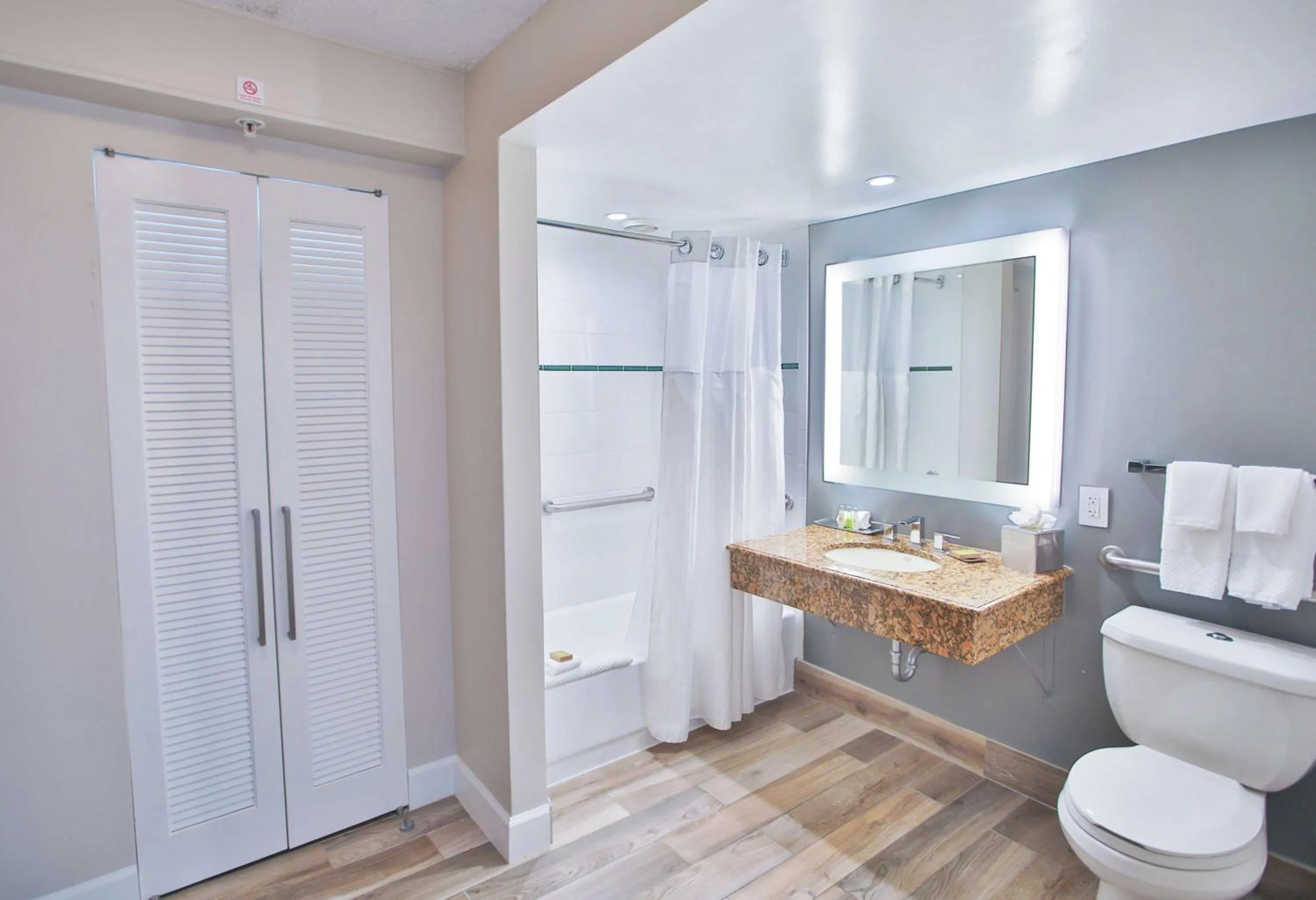 Bathroom in Bahia Mar Fort Lauderdale Beach - DoubleTree by Hilton