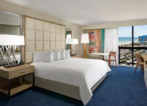 Bed in Bahia Mar Fort Lauderdale Beach - DoubleTree by Hilton