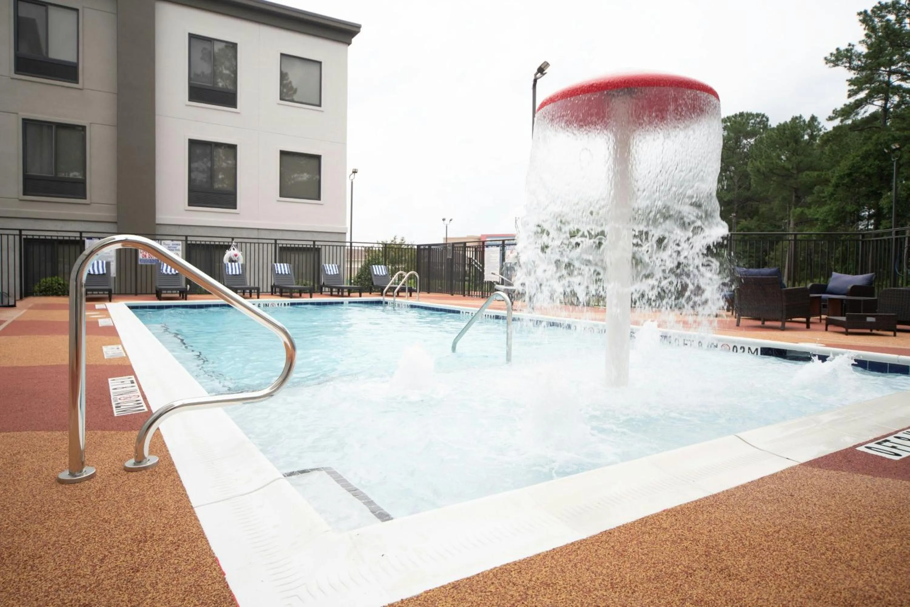 Swimming pool in Four Points by Sheraton Fayetteville Fort Bragg