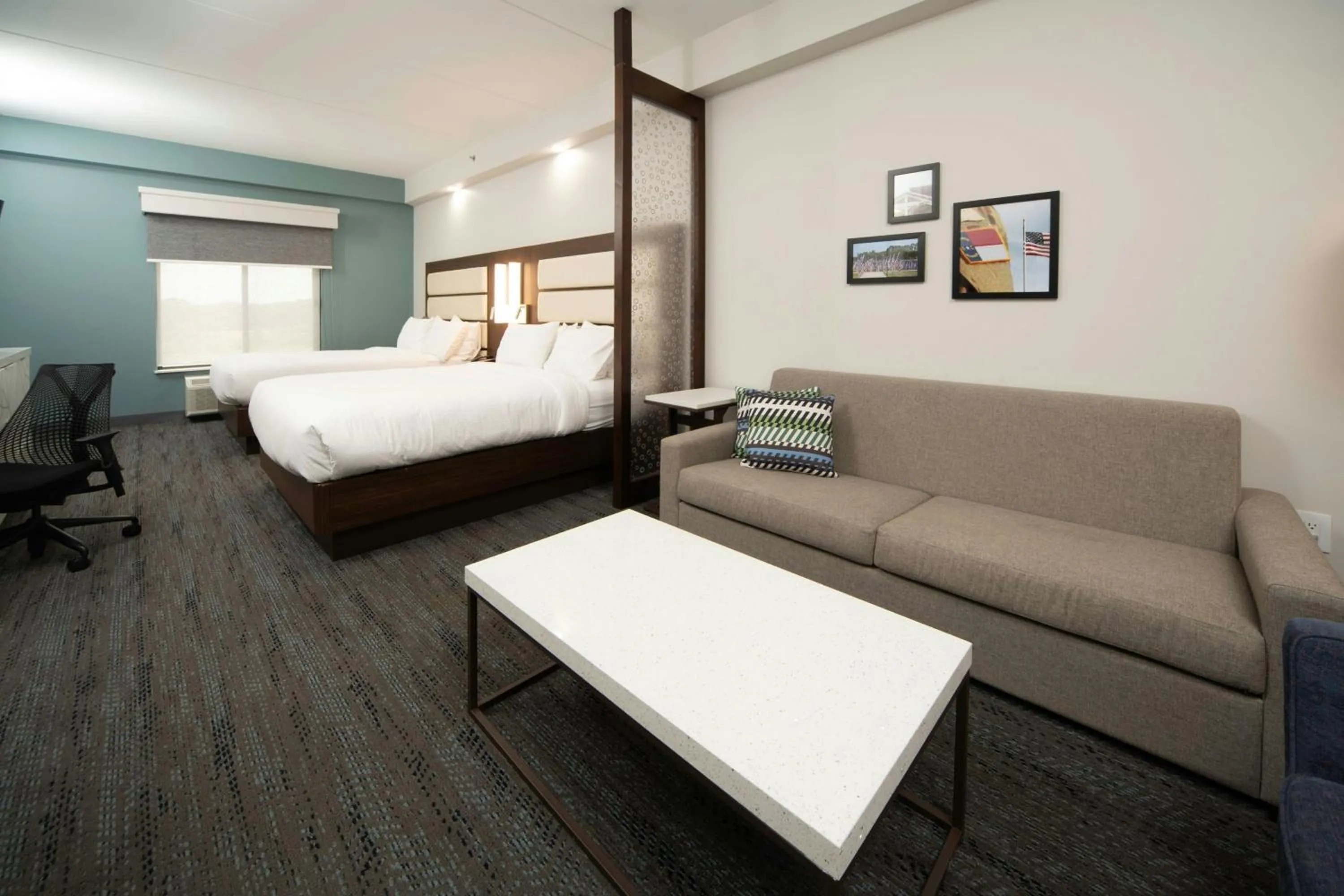 Photo of the whole room, Bed in Four Points by Sheraton Fayetteville Fort Bragg