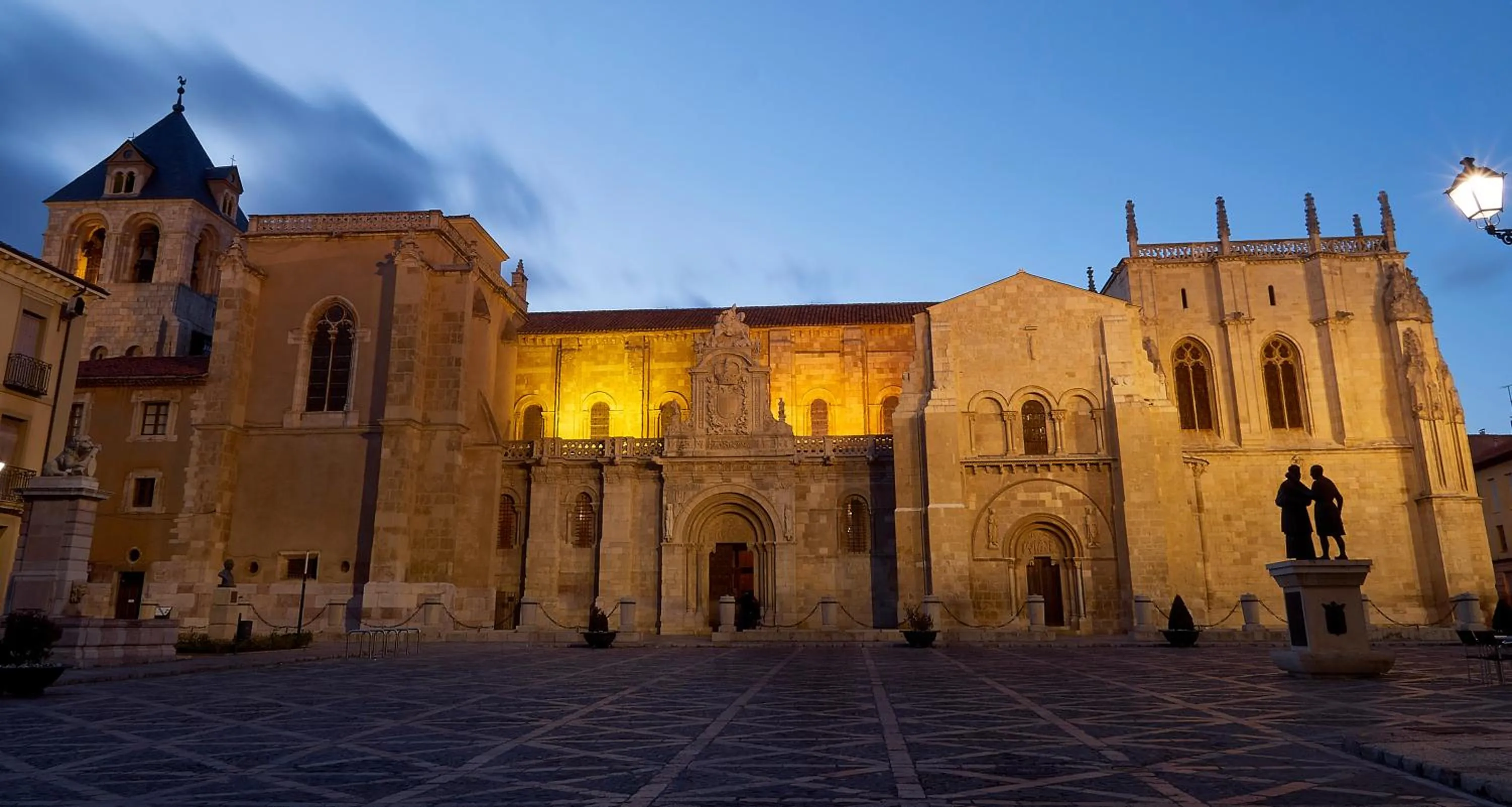 Off site in Entrevias Lodging - con Garaje y WIFI