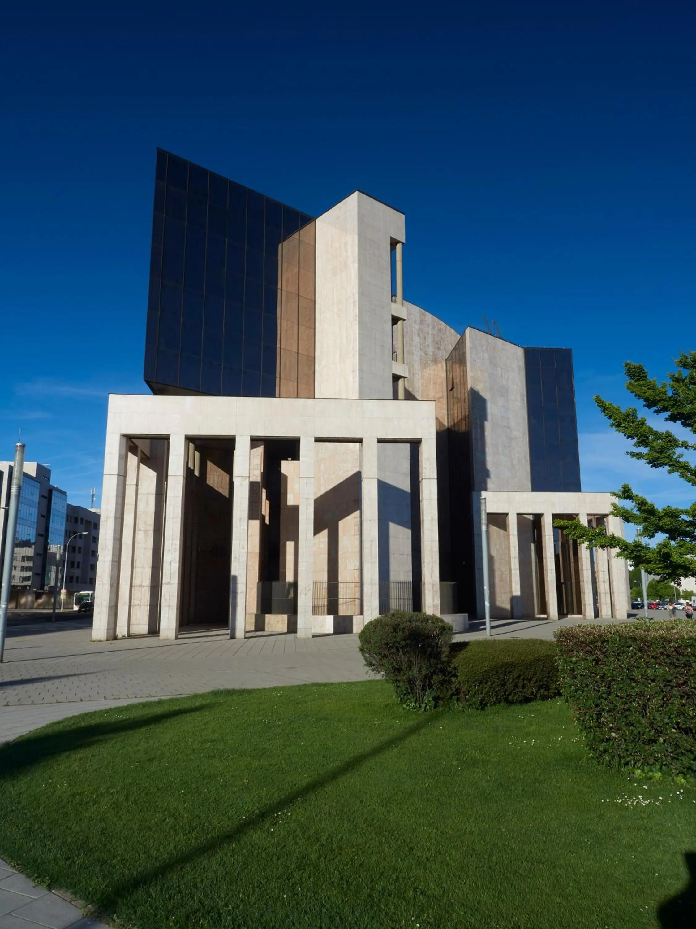 Off site in Entrevias Lodging - con Garaje y WIFI