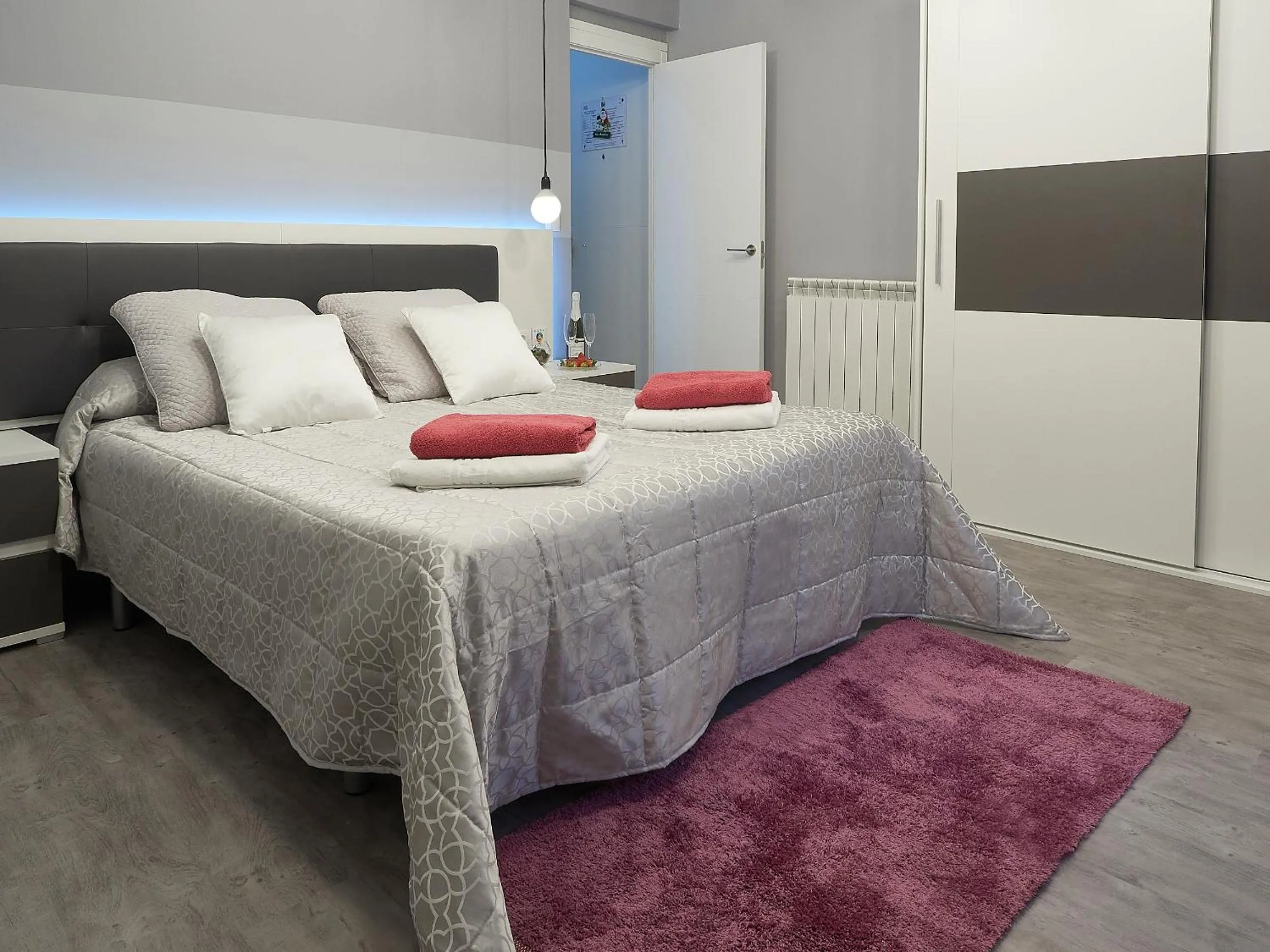 Entrevias Lodging - con Garaje y WIFI