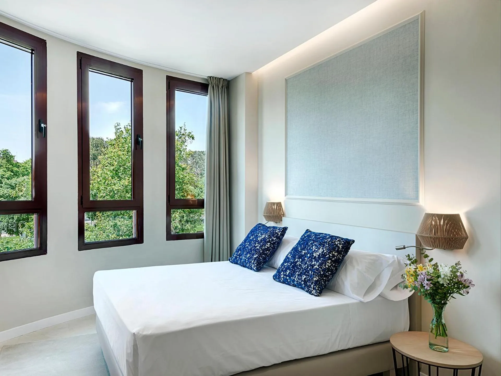 Bed in Opera House Valencia B&B