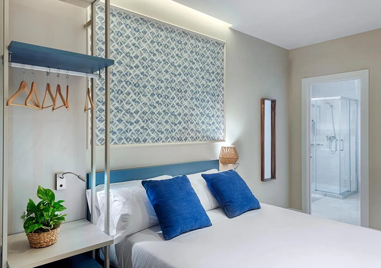 Bed in Opera House Valencia B&B